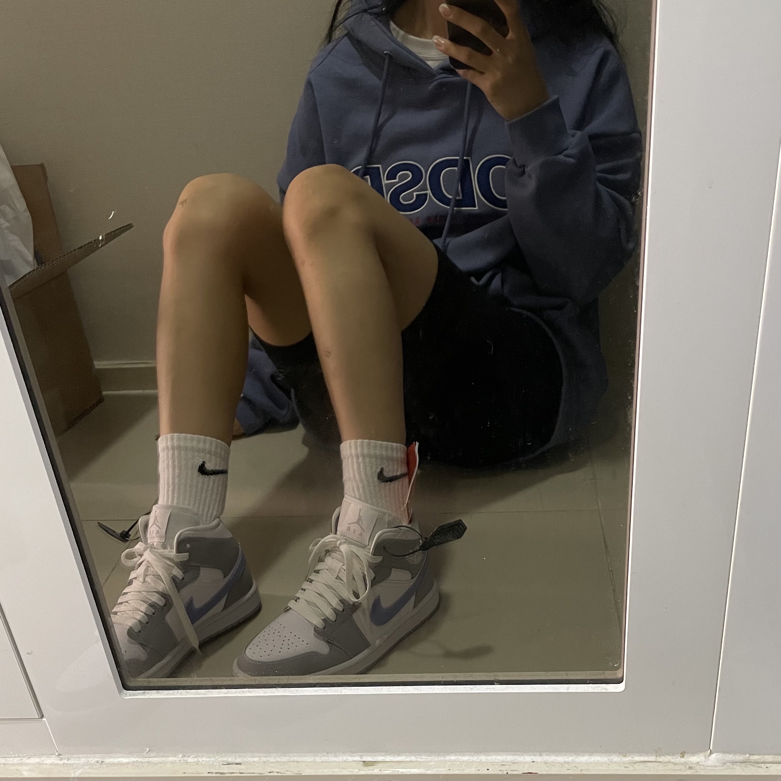 (W) Jordan 1 Mid Wolf Grey 착용 스타일 - 2