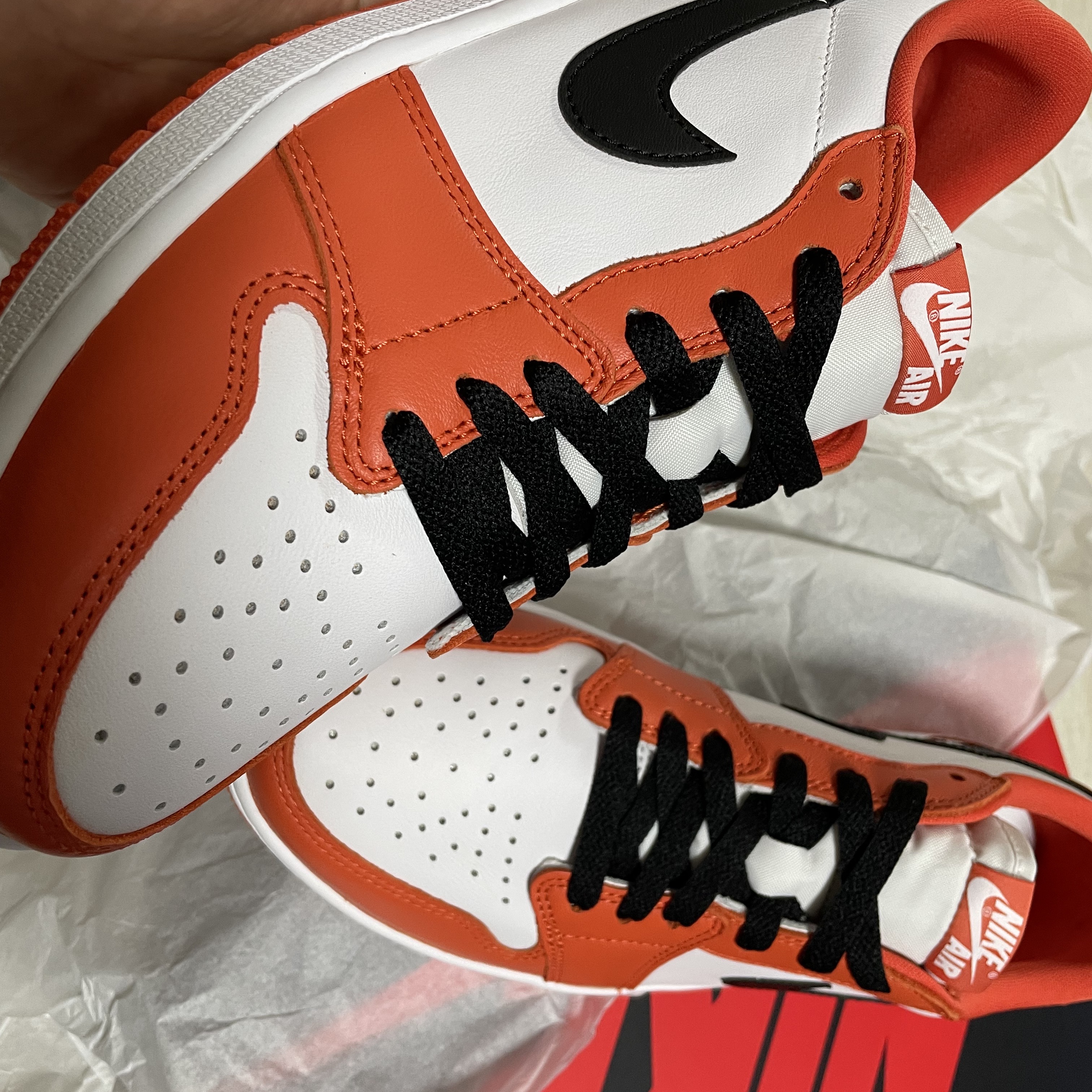 Nike x Sacai x Clot LDWaffle Orange Blaze, Jordan 1 Low OG Starfish 착용 스타일 - 2