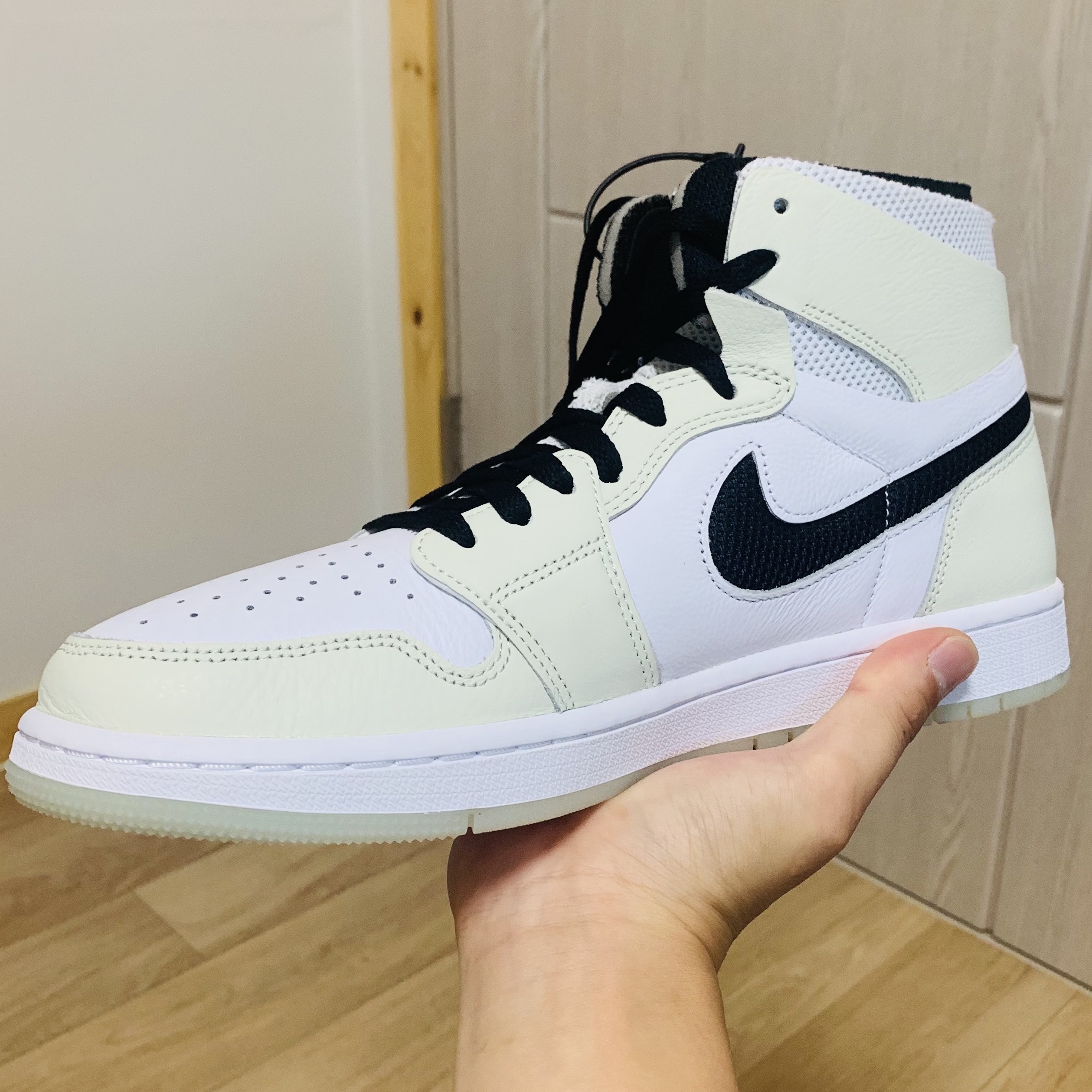 (W) Jordan 1 Zoom Air CMFT Light Bone 착용 스타일