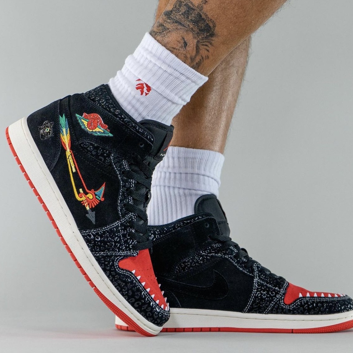 Jordan 1 Mid SE Siempre Familia, (GS) Jordan 1 Mid SE Siempre Familia 착용 스타일 - 3