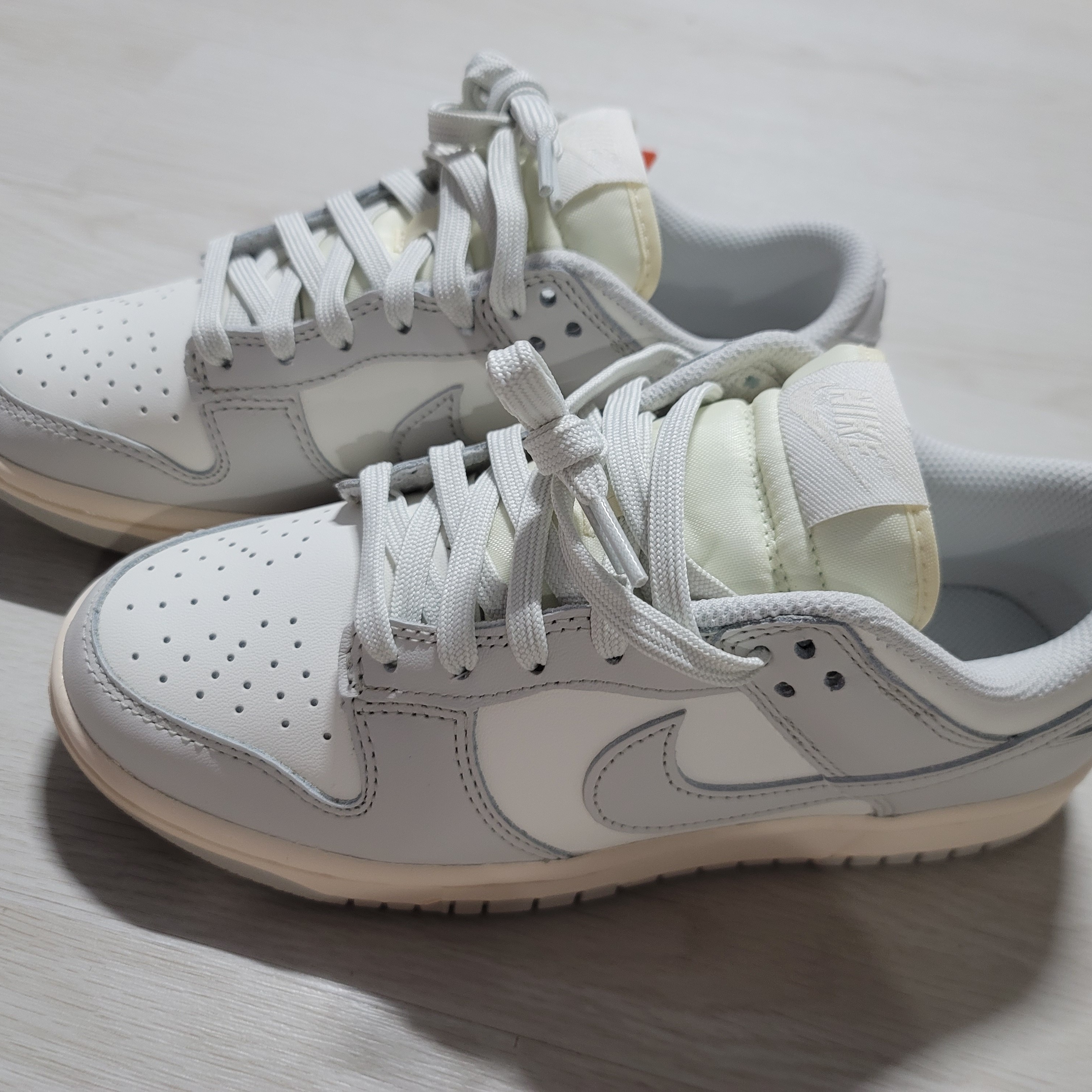 (W) Nike Dunk Low Light Bone 착용 스타일