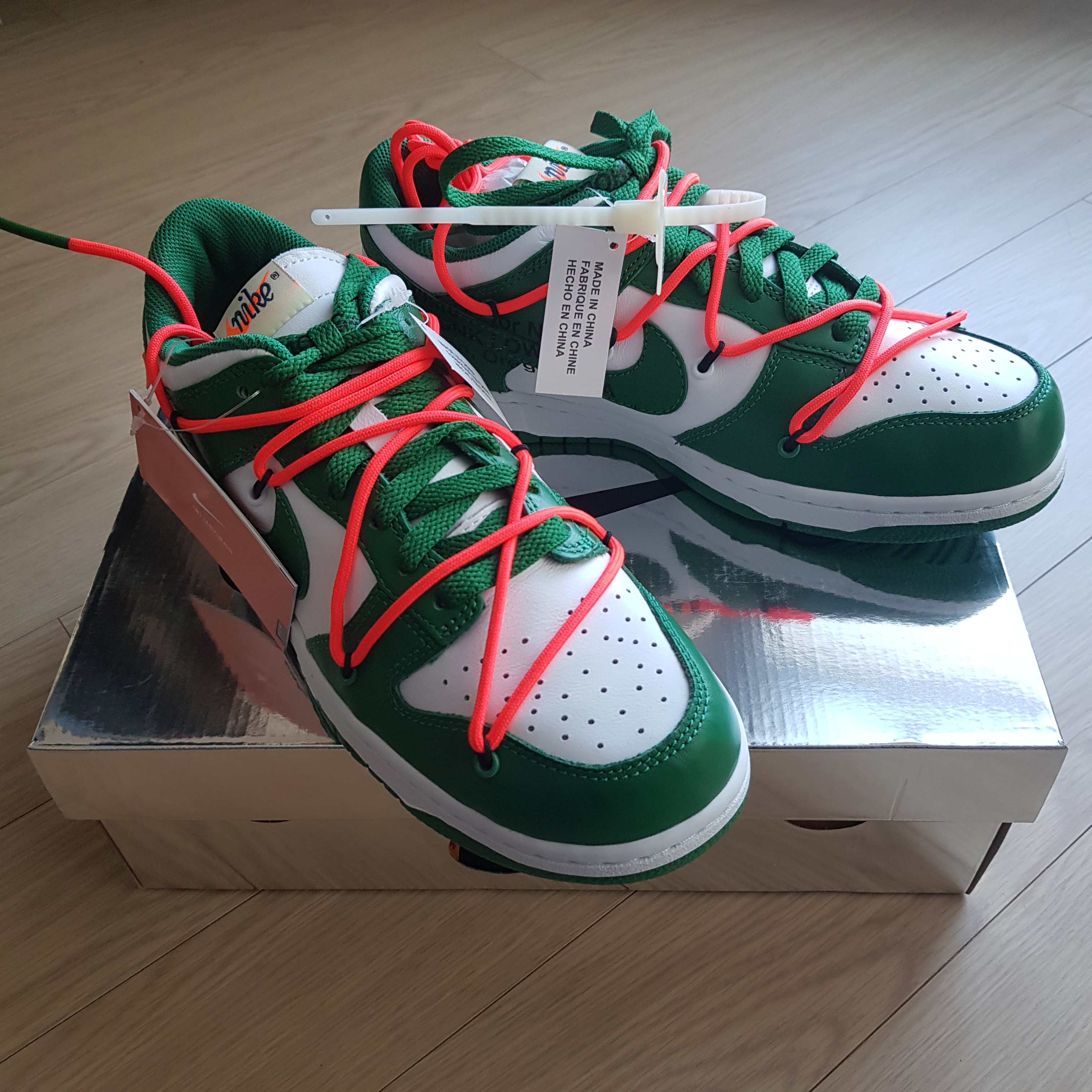 Nike x Off-White Dunk Low Pine Green 착용 스타일