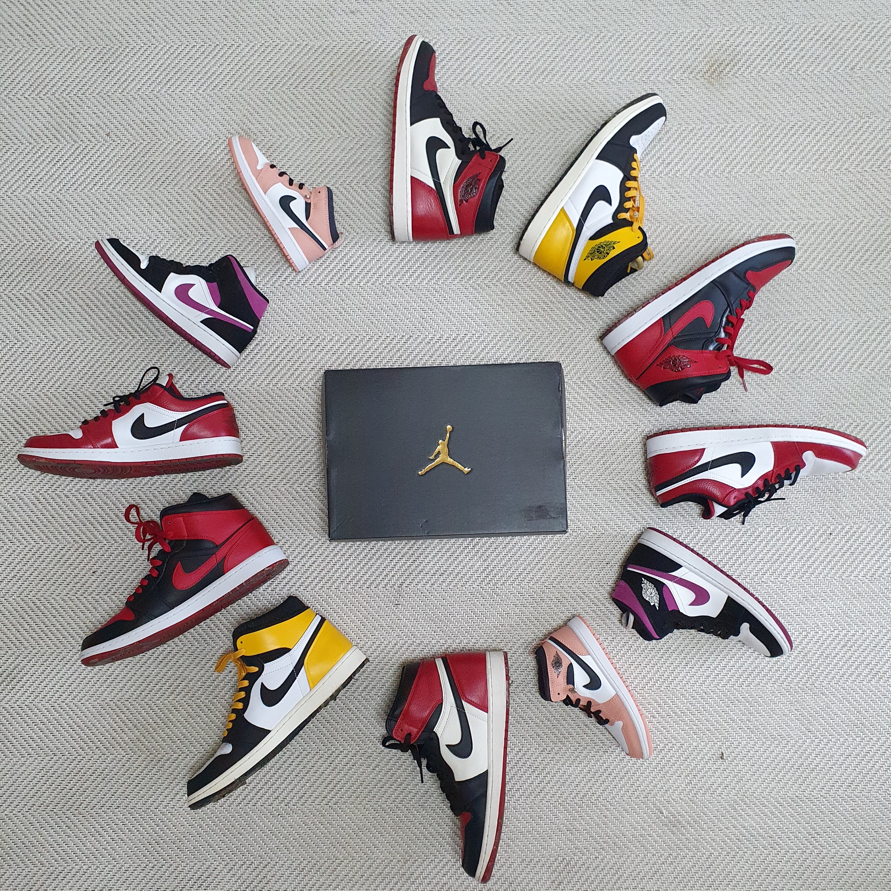 Jordan 1 Retro High OG Bred Toe, Jordan 1 Retro High OG Volt Gold 착용 스타일