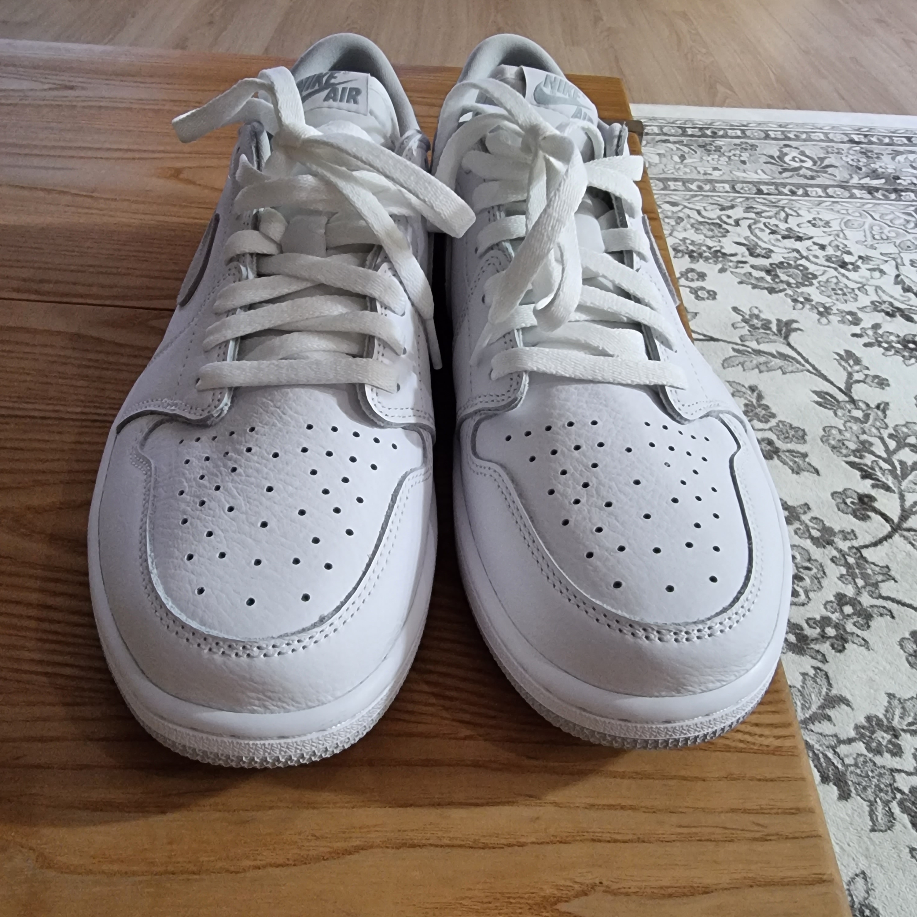 Jordan 1 Low OG Neutral Grey 착용 스타일 - 1
