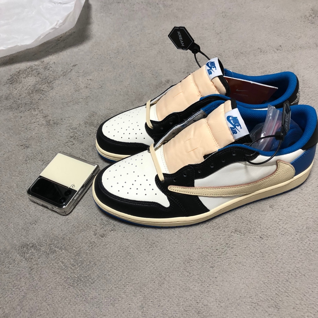 Jordan 1 x Travis Scott x Fragment Retro Low OG SP Military Blue 착용 스타일