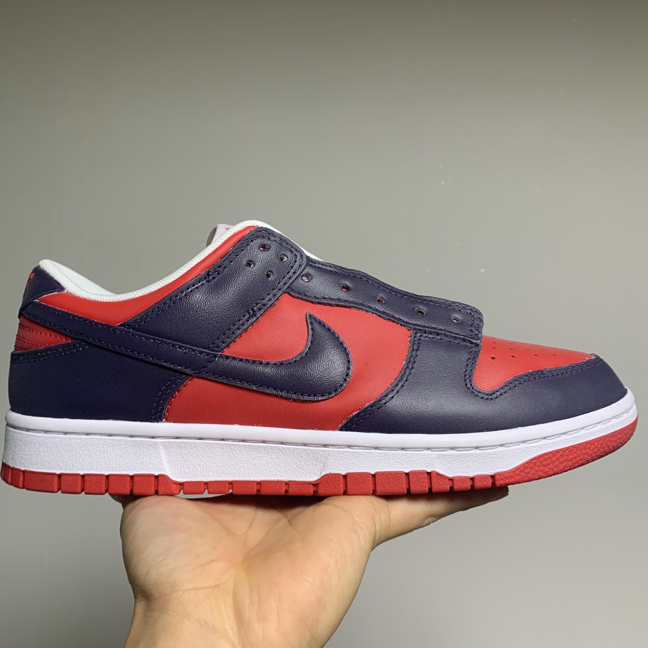 Nike Dunk Low Retro Championship Red 착용 스타일