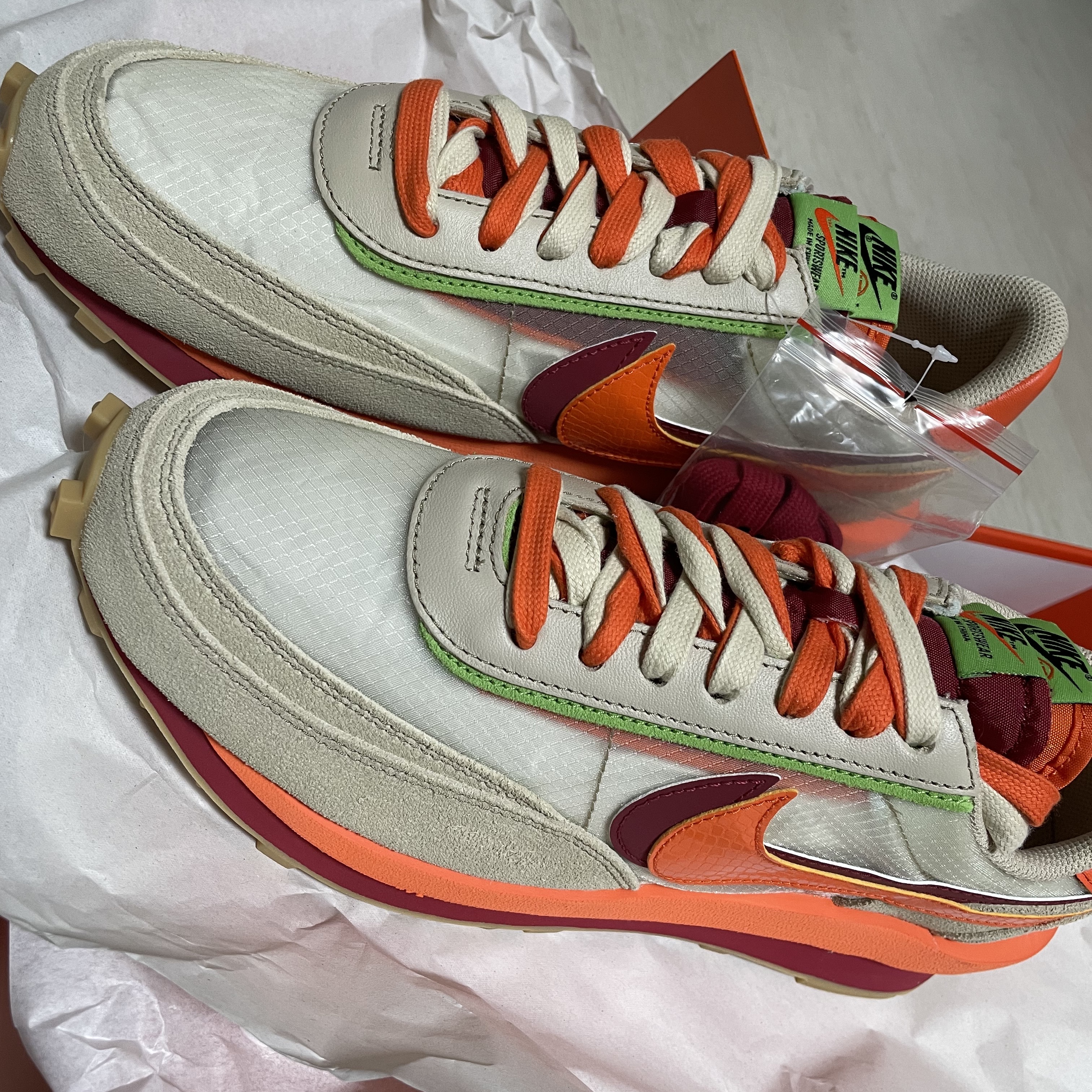 Nike x Sacai x Clot LDWaffle Orange Blaze, Jordan 1 Low OG Starfish 착용 스타일 - 4