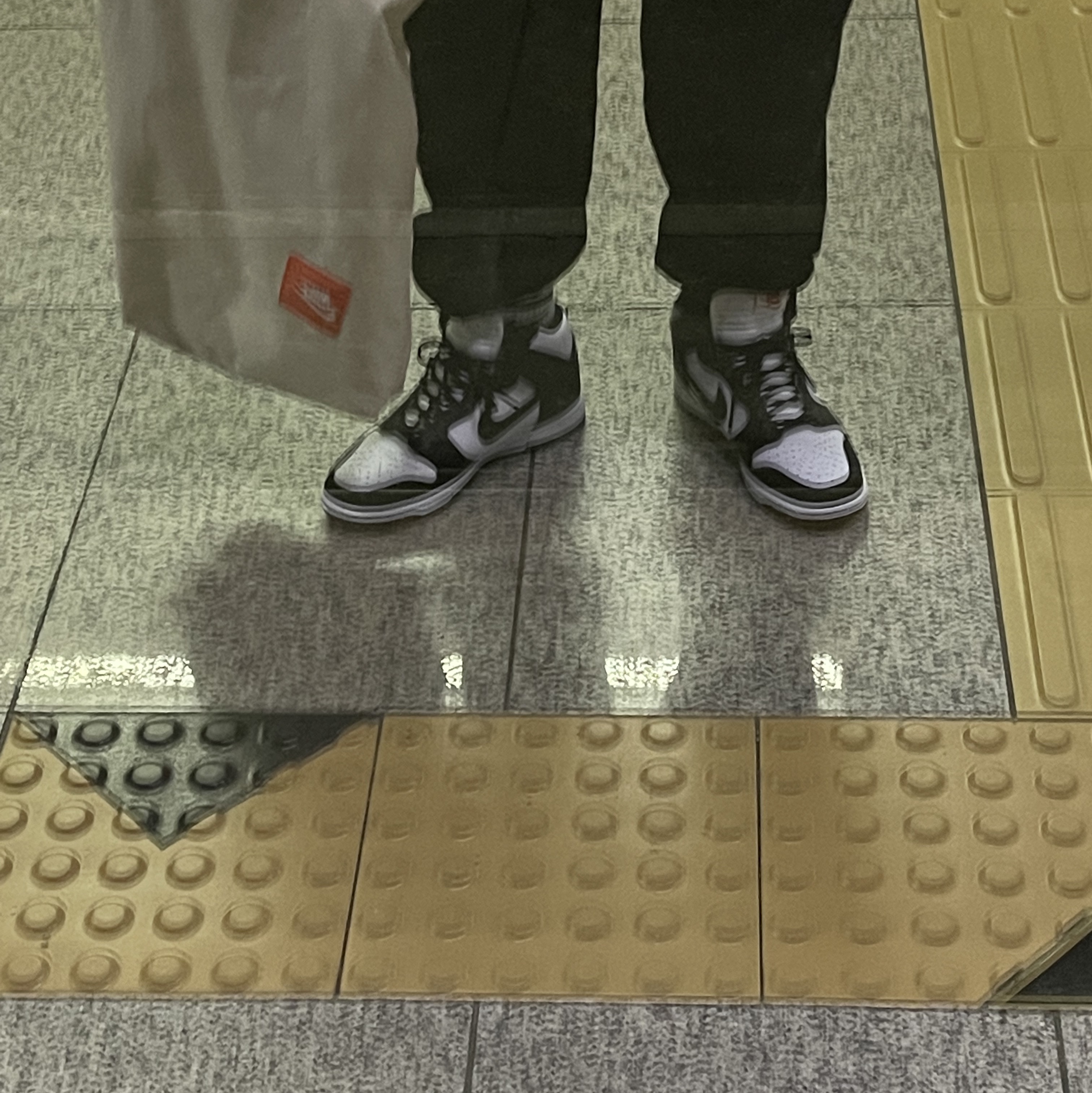 (W) Nike Dunk High Black and White, Nike Dunk High Retro Black and White 착용 스타일 - 2