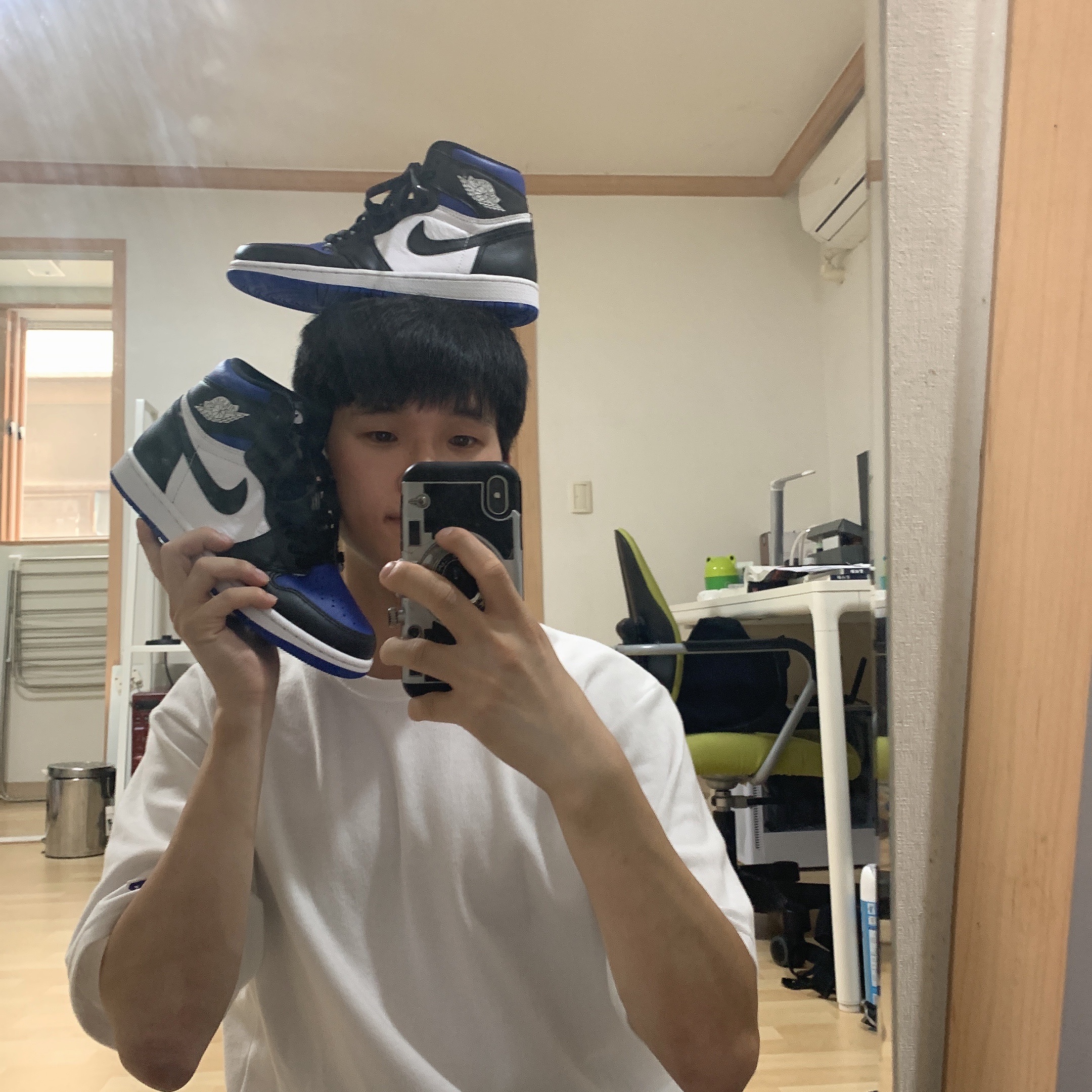 Jordan 1 Retro High OG Royal Toe 착용 스타일 - 2