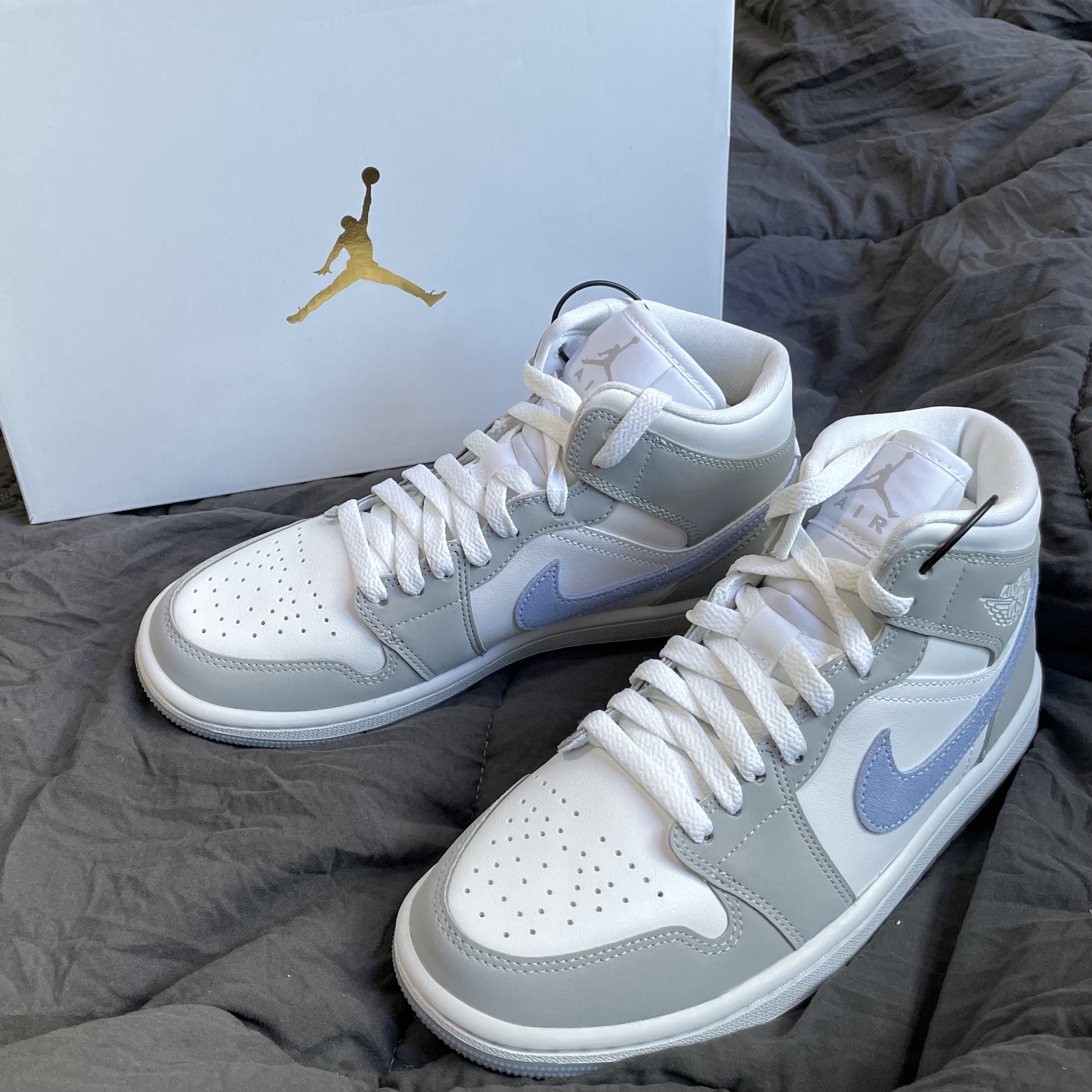 (W) Jordan 1 Mid Wolf Grey 착용 스타일 - 1