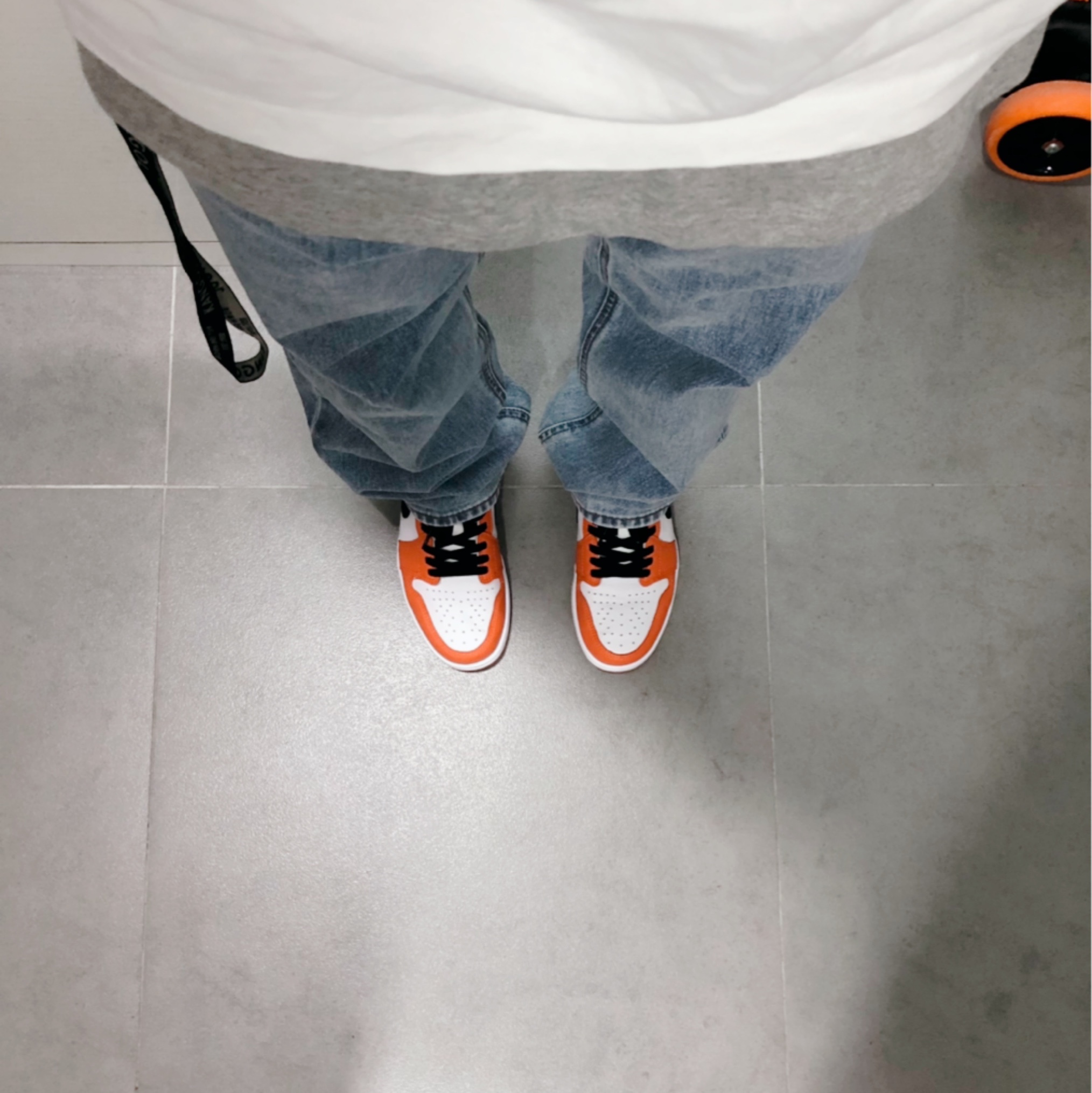 Jordan 1 Low OG Starfish 착용 스타일 - 4