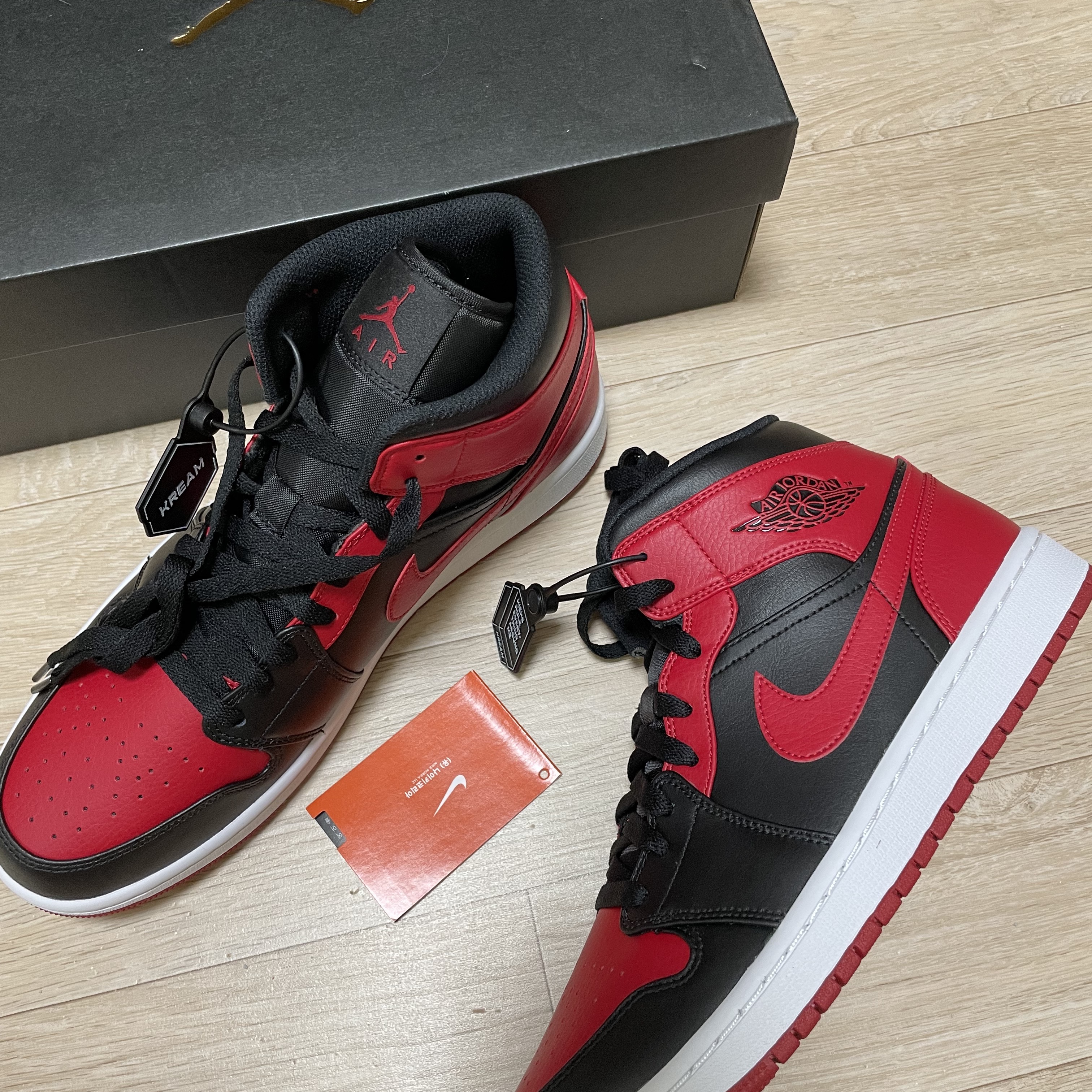Jordan 1 Mid Bred Banned 2020 착용 스타일 - 1