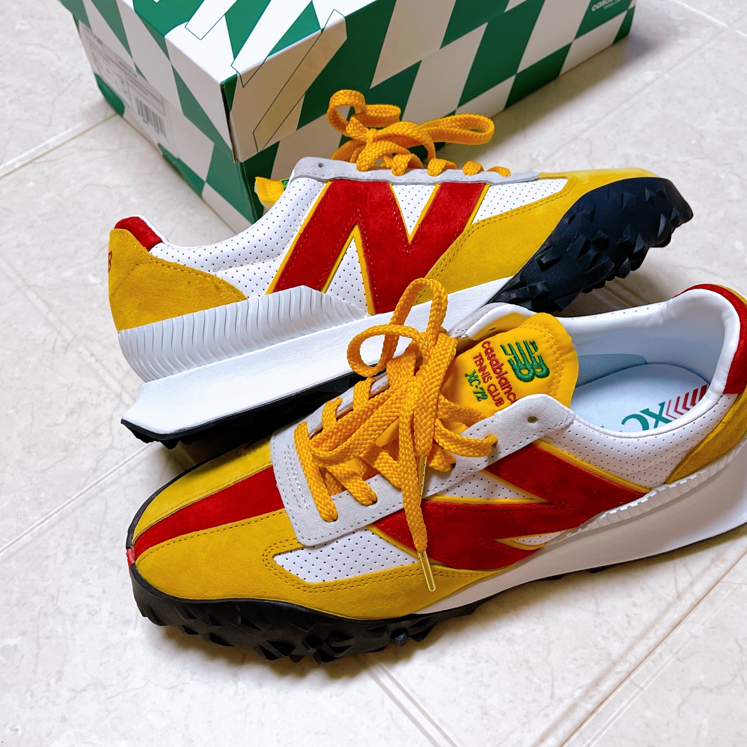 New Balance x Casablanca XC-72 Yellow Samba 착용 스타일