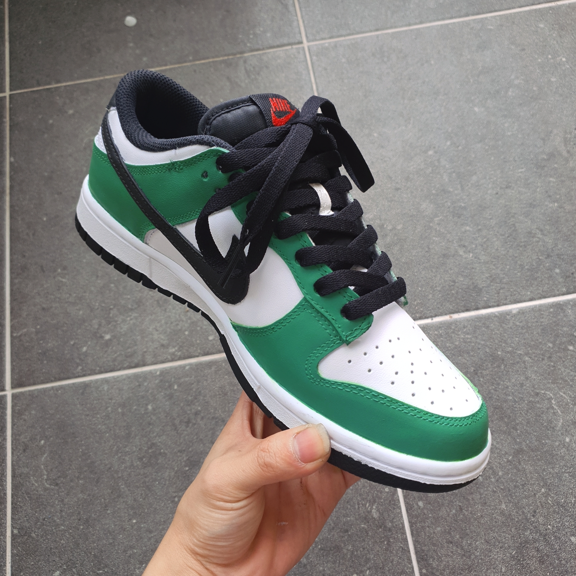 (W) Nike Dunk Low Triple White 착용 스타일 - 1