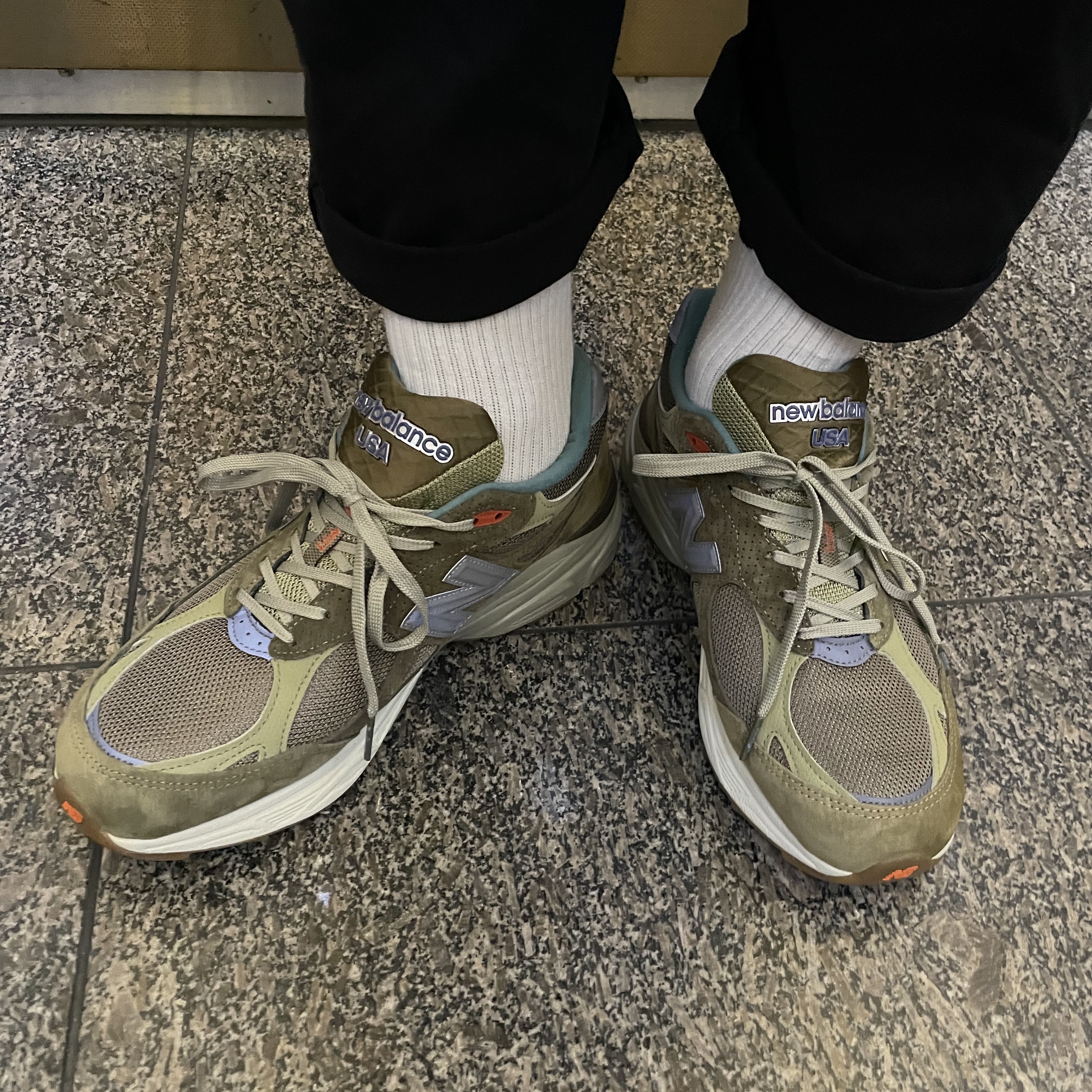 New Balance x Bodega 990v3 Anniversary 착용 스타일 - 1
