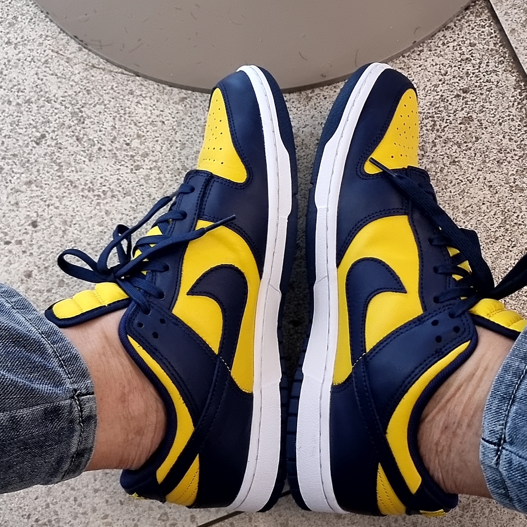 Nike Dunk Low Retro Varsity Maize 착용 스타일
