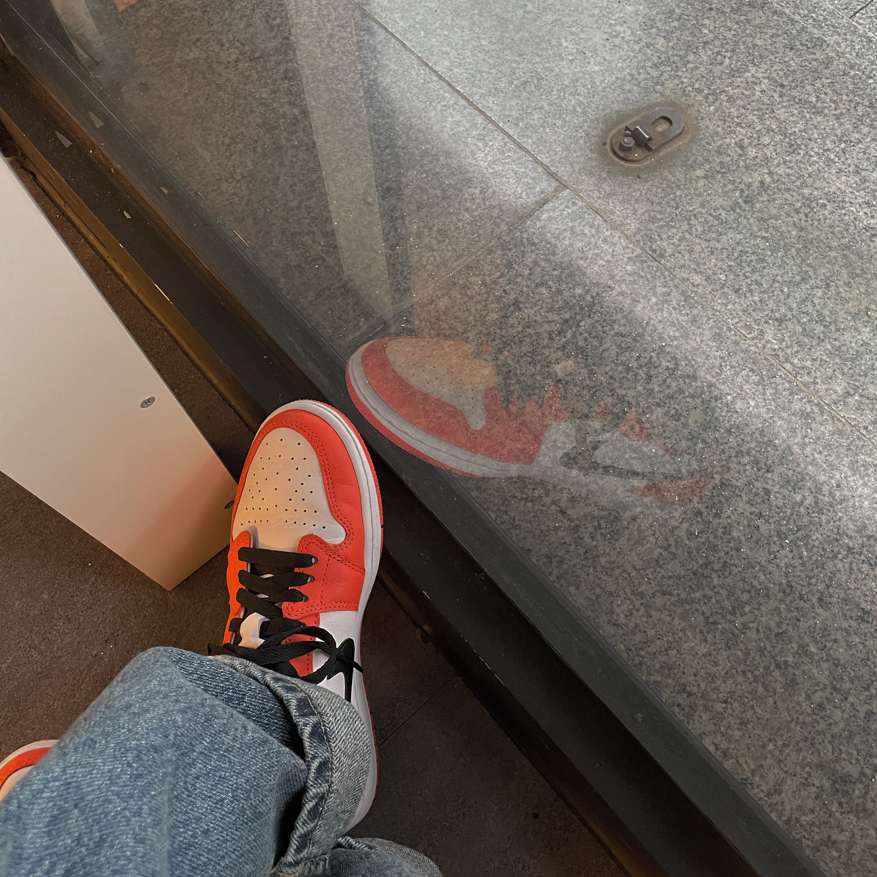 Jordan 1 Low OG Starfish 착용 스타일