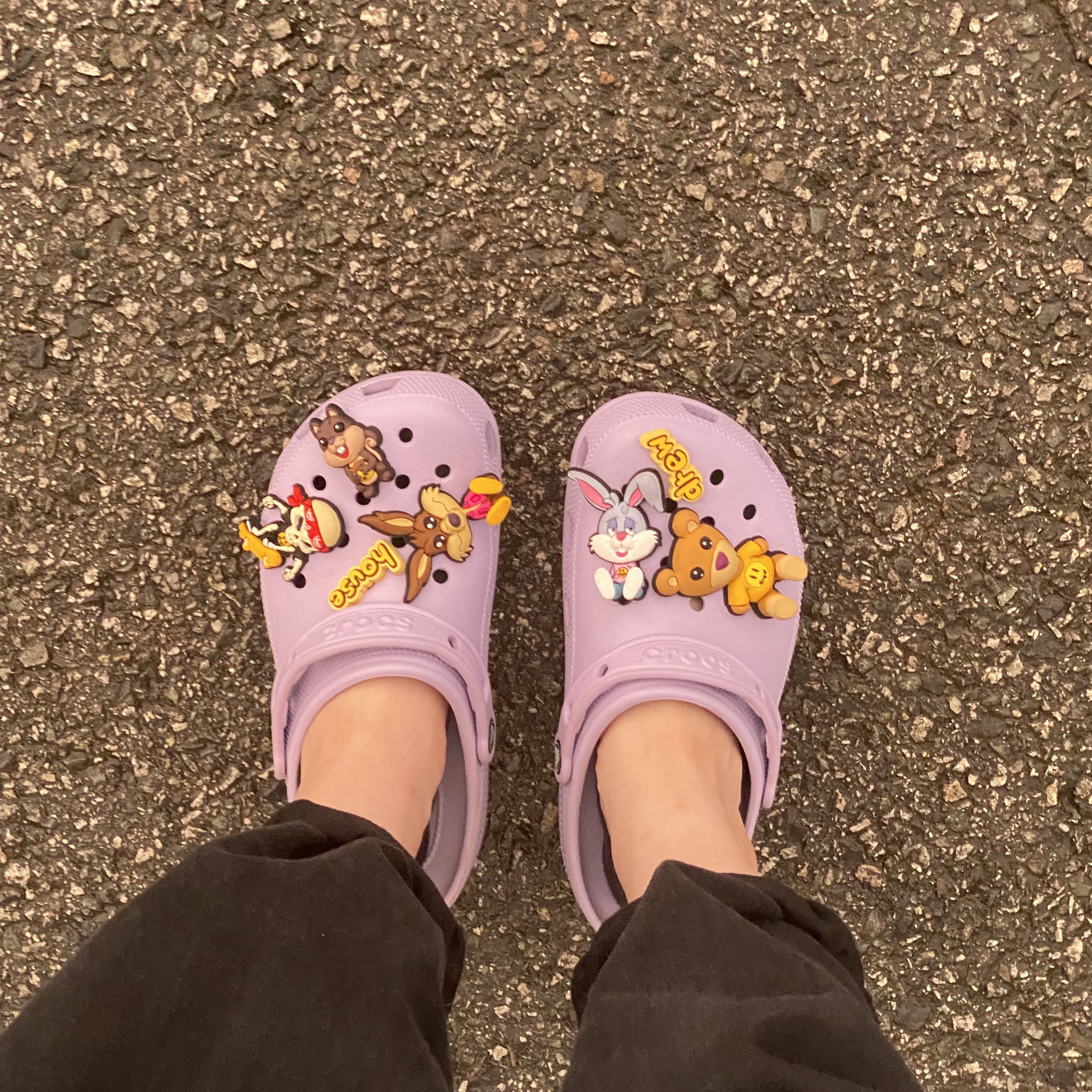 Crocs x Justin Bieber x Drew Classic Clog Lavender 착용 스타일