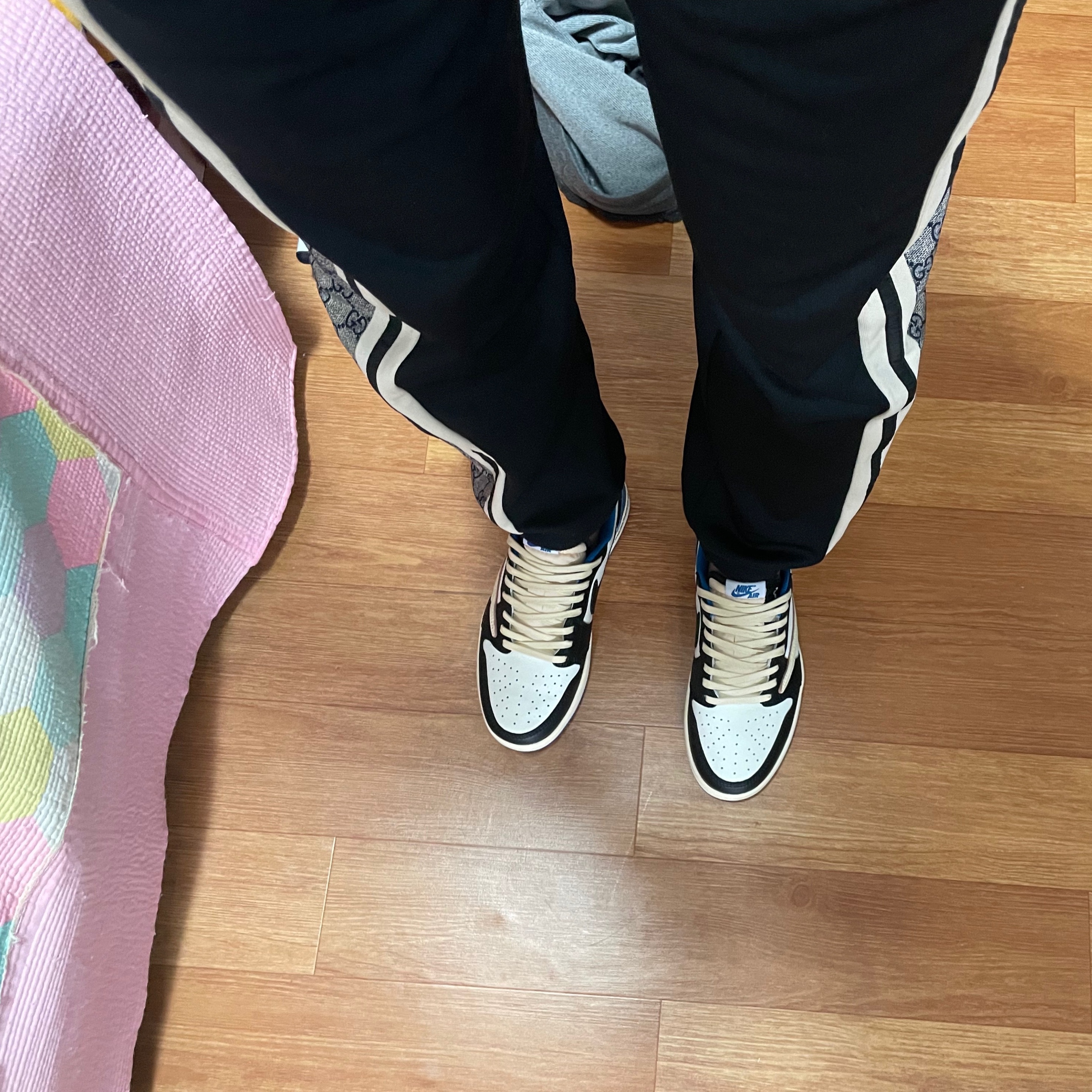 Jordan 1 x Travis Scott x Fragment Retro Low OG SP Military Blue 착용 스타일 - 2