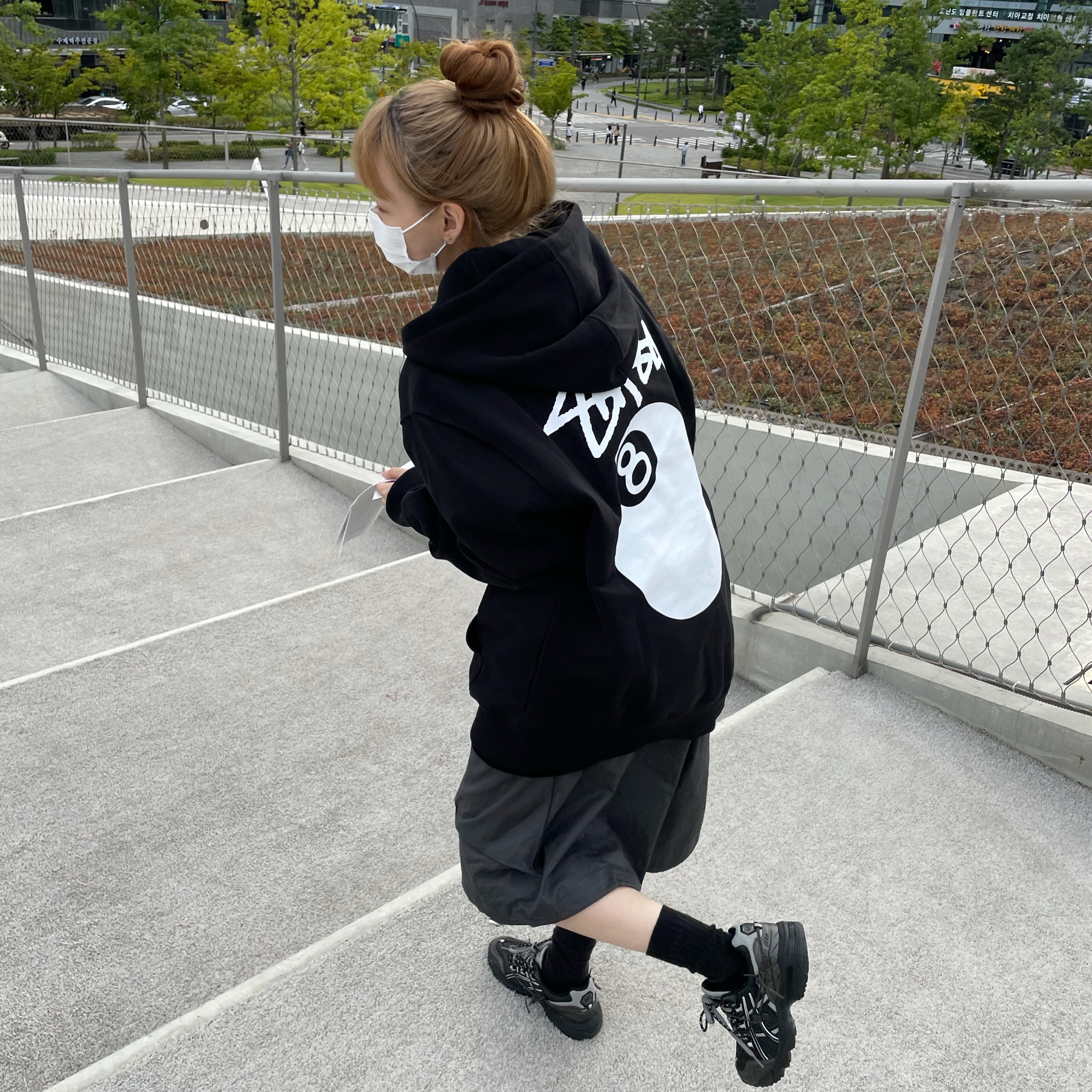 Stussy 8 Ball Hoodie Black - 21SS 착용 스타일 - 2