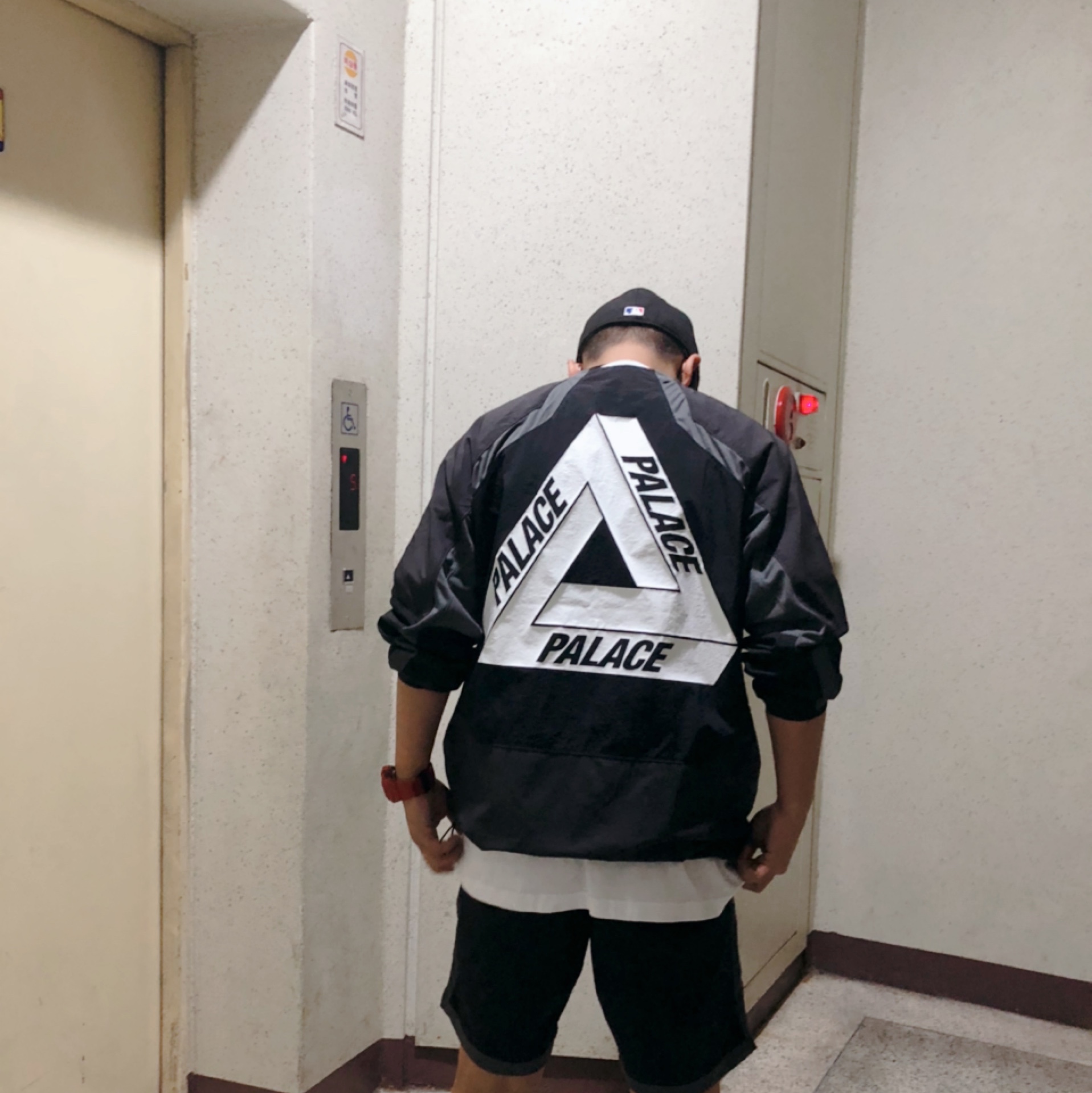 Palace Sports Shell Crew Black - 21SS, Palace Sports Shell Shorts Black - 21SS 착용 스타일 - 2