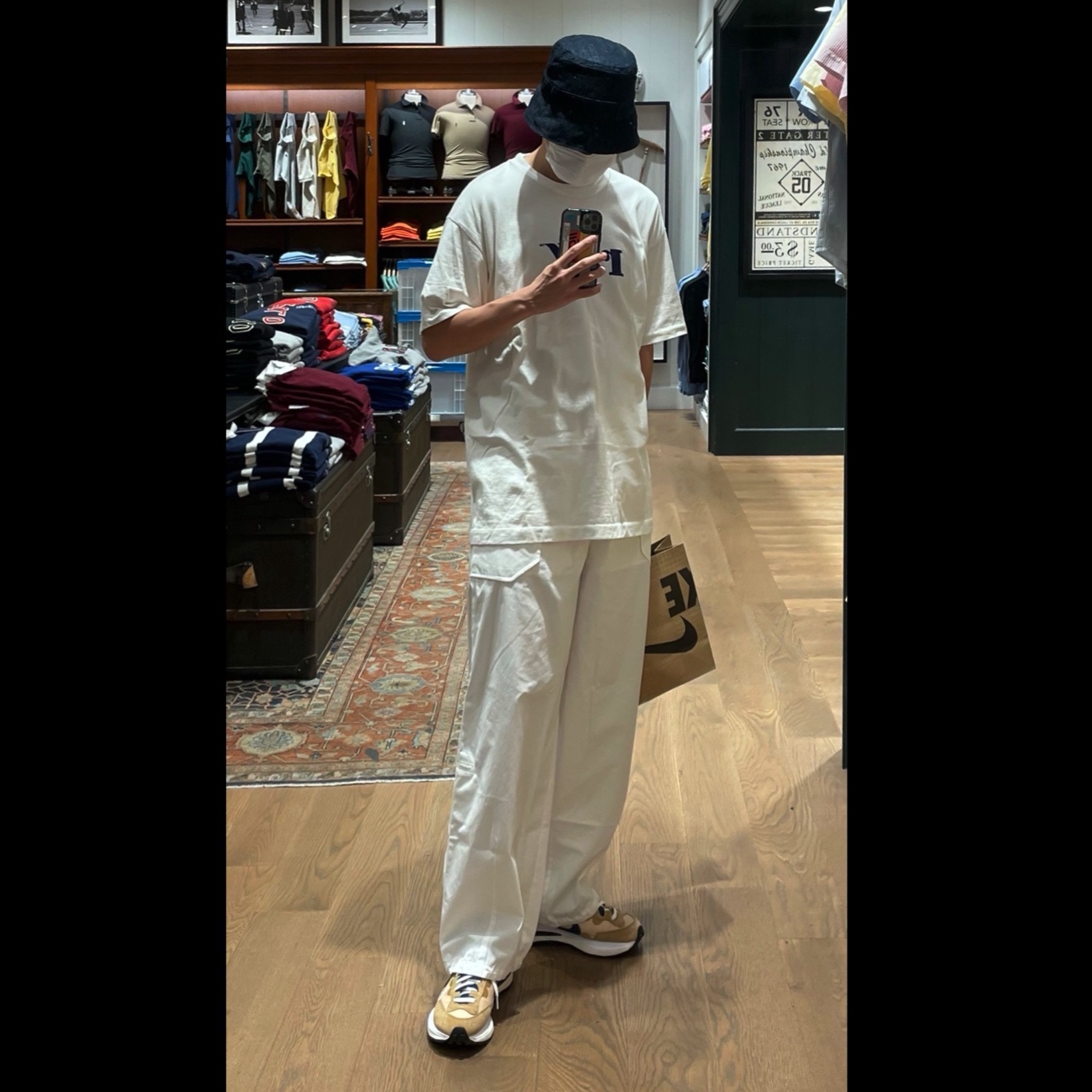 Nike x Sacai VaporWaffle Sesame and Blue Void 착용 스타일