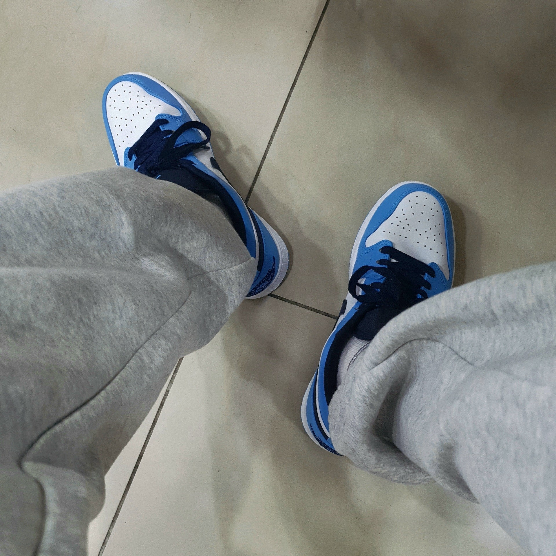 Jordan 1 Low Dark Powder Blue 착용 스타일