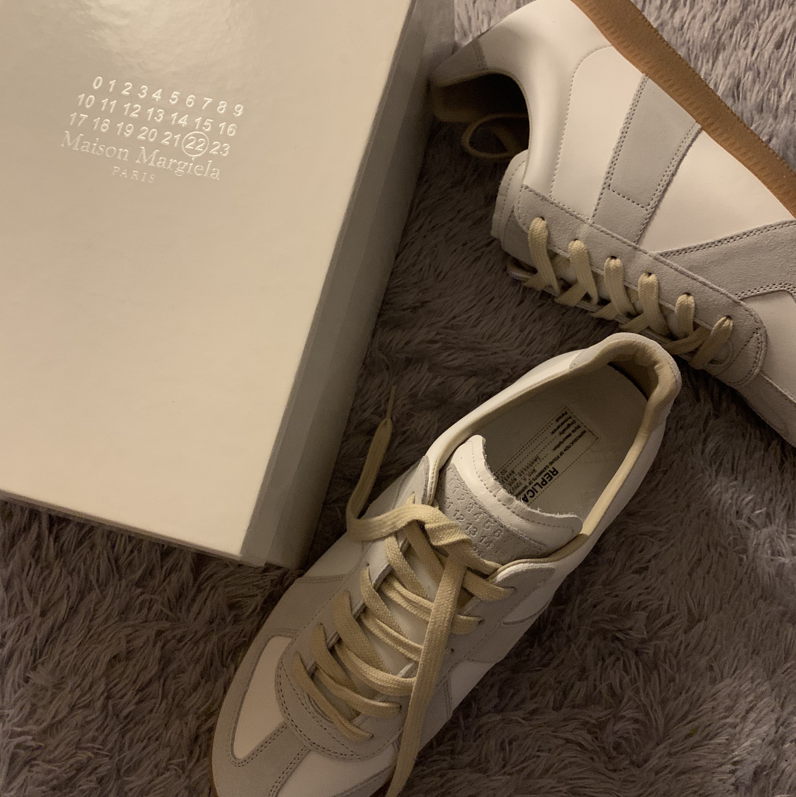 Maison Margiela Calfskin Replica Sneakers 착용 스타일