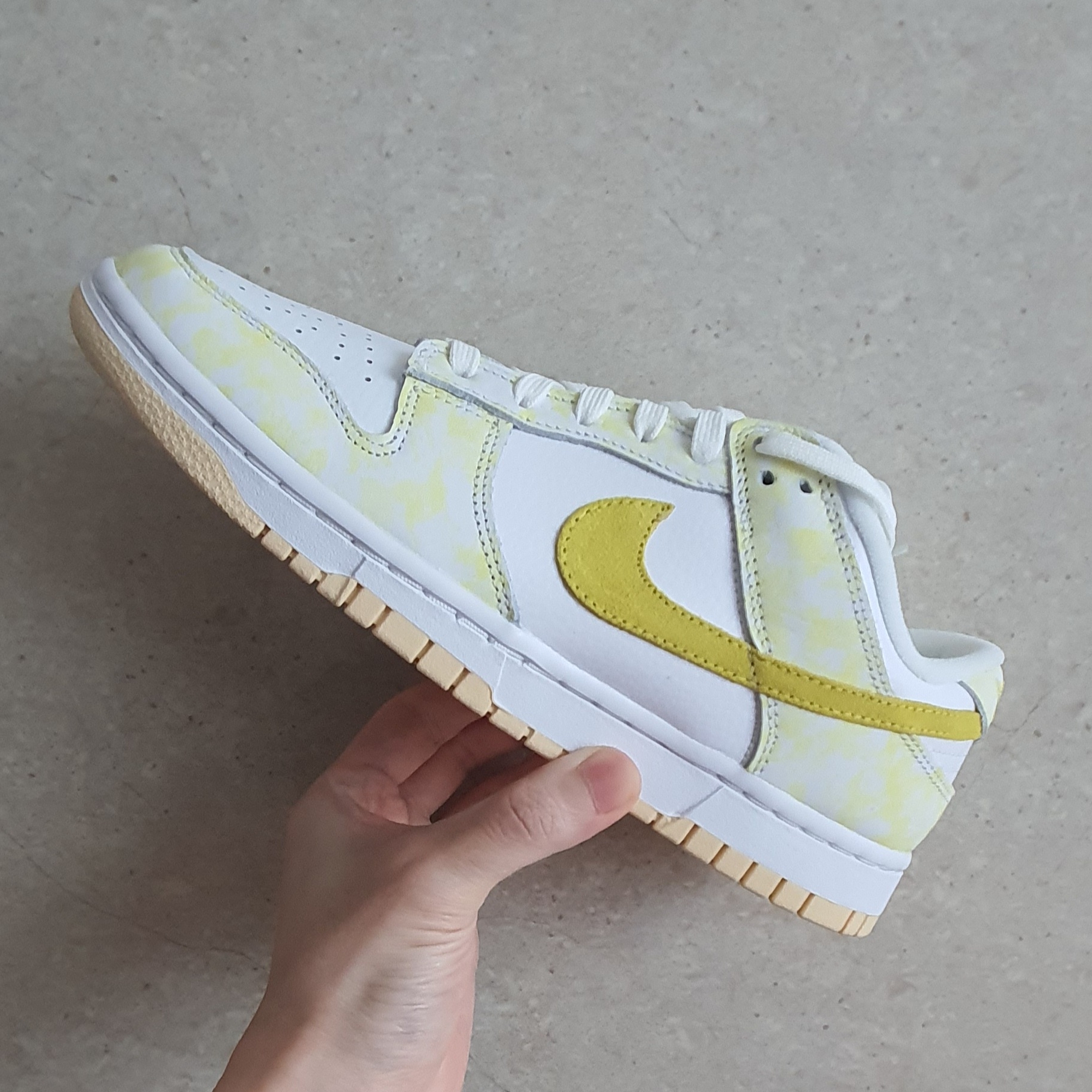 (W) Nike Dunk Low Yellow Strike 착용 스타일