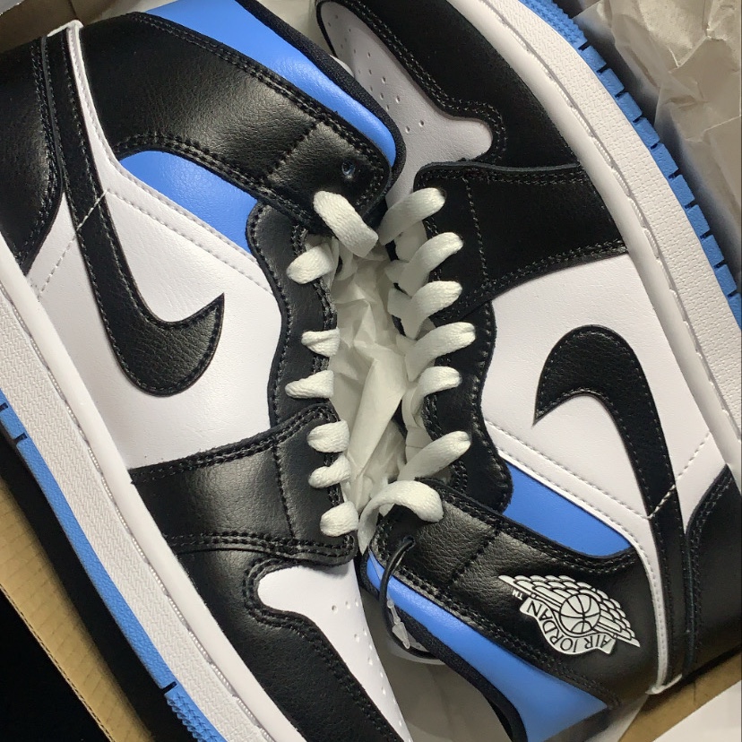 (W) Jordan 1 Mid White Black University Blue 착용 스타일