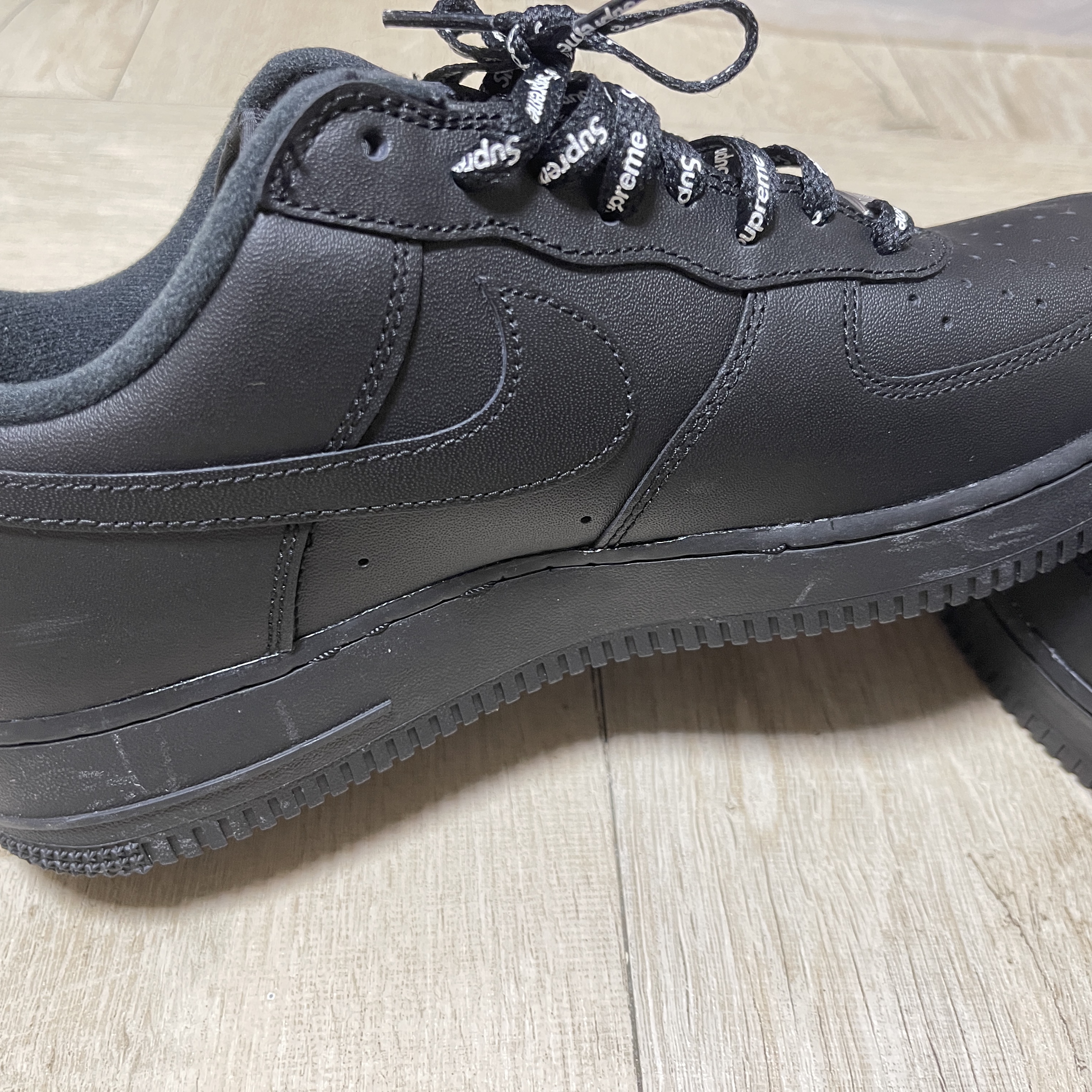 Nike x Supreme Air Force 1 Low Black 착용 스타일
