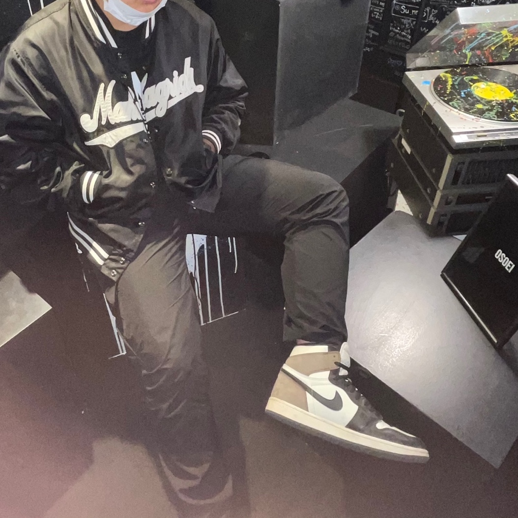 Jordan 1 Retro High OG Black Mocha 착용 스타일