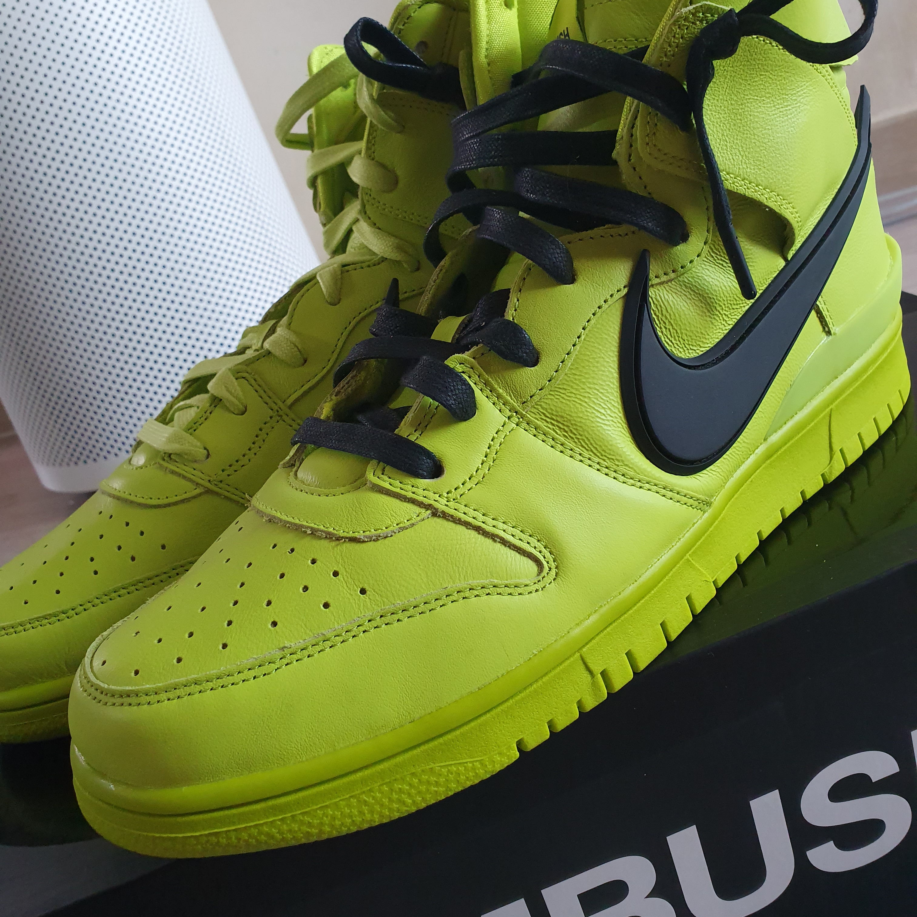 Nike x Ambush Dunk High Flash Lime 착용 스타일