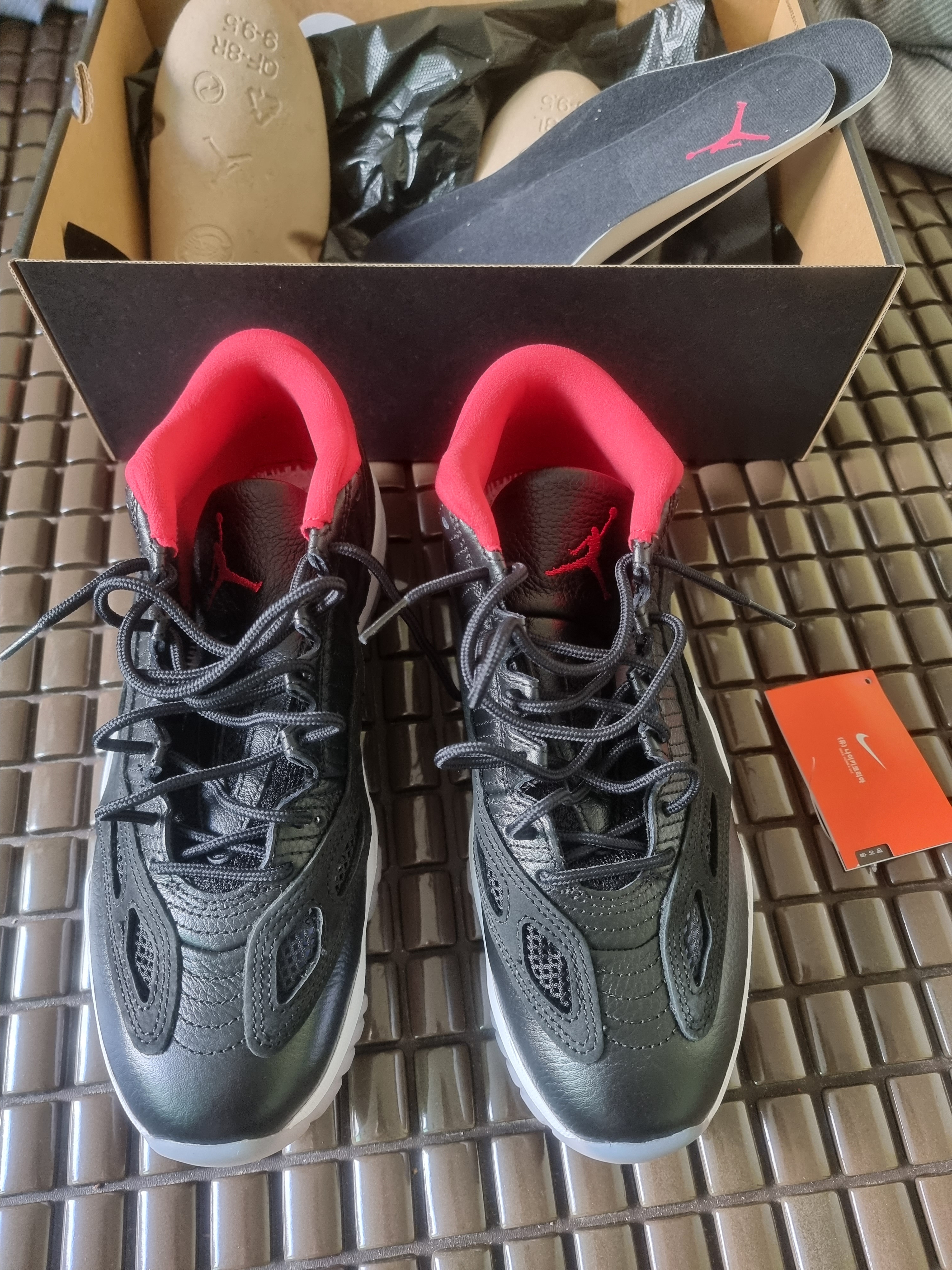 Jordan 11 Retro Low IE Bred 2021 착용 스타일