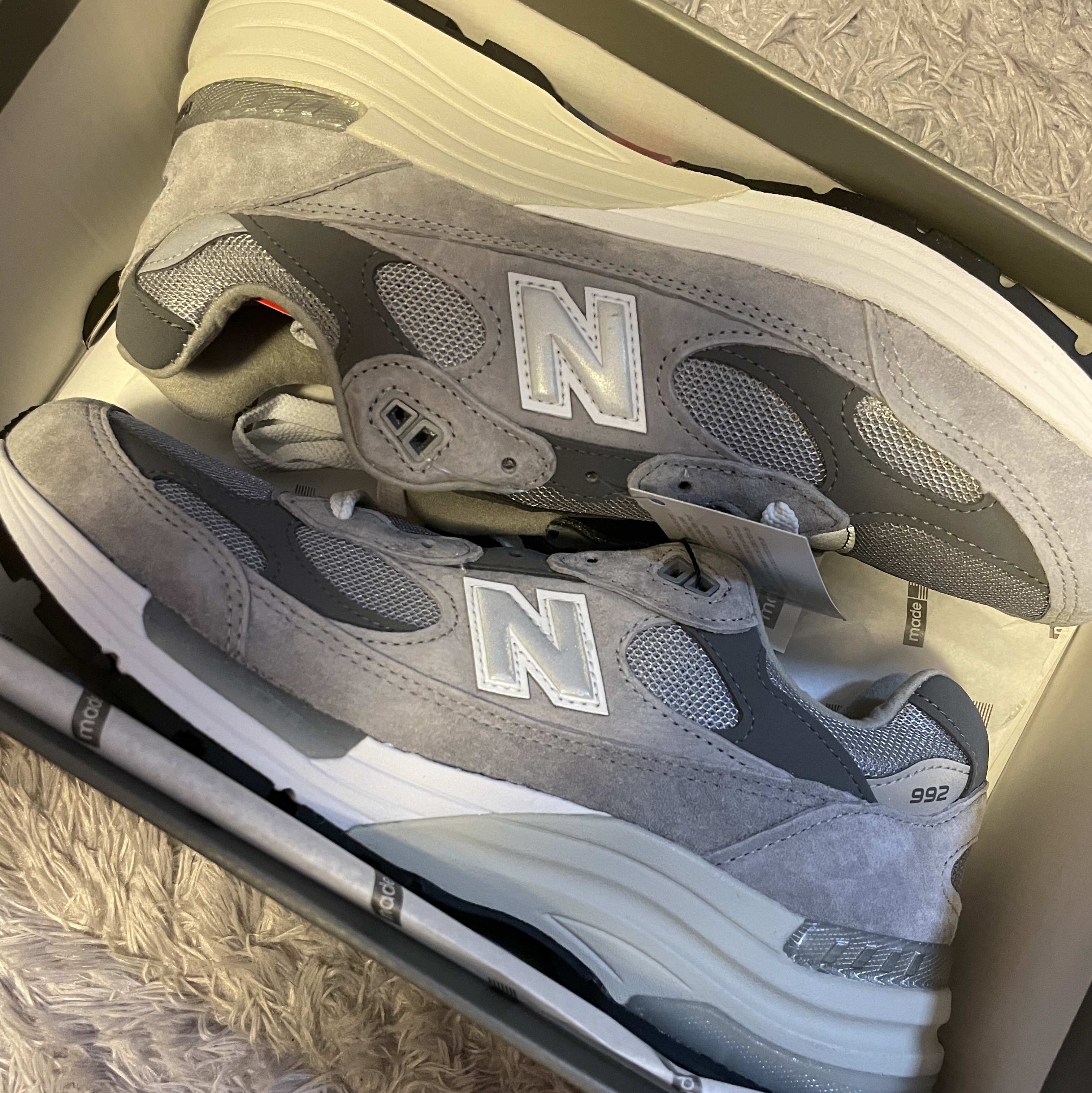 New Balance 992 Made in USA Grey - D Standard 착용 스타일