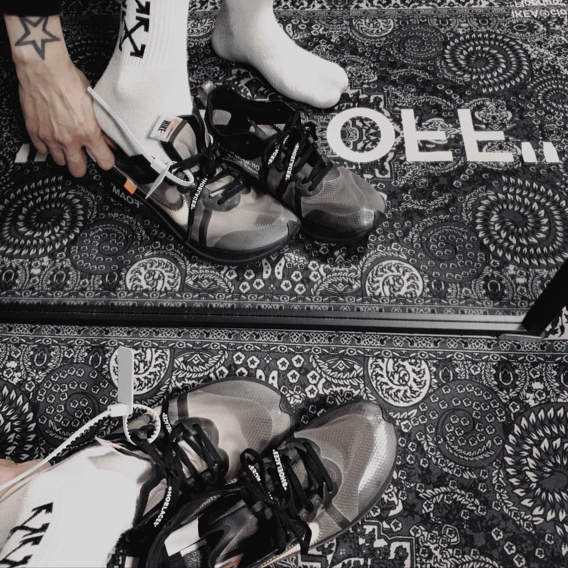 Nike x Off-White Zoom Fly SP Black 착용 스타일 - 2