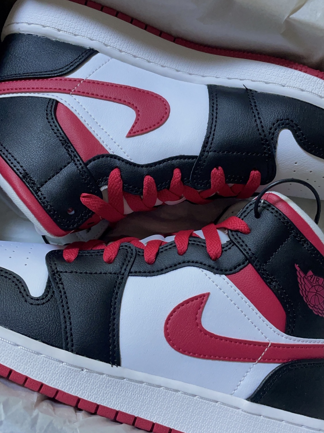 (GS) Jordan 1 Mid Very Berry  착용 스타일
