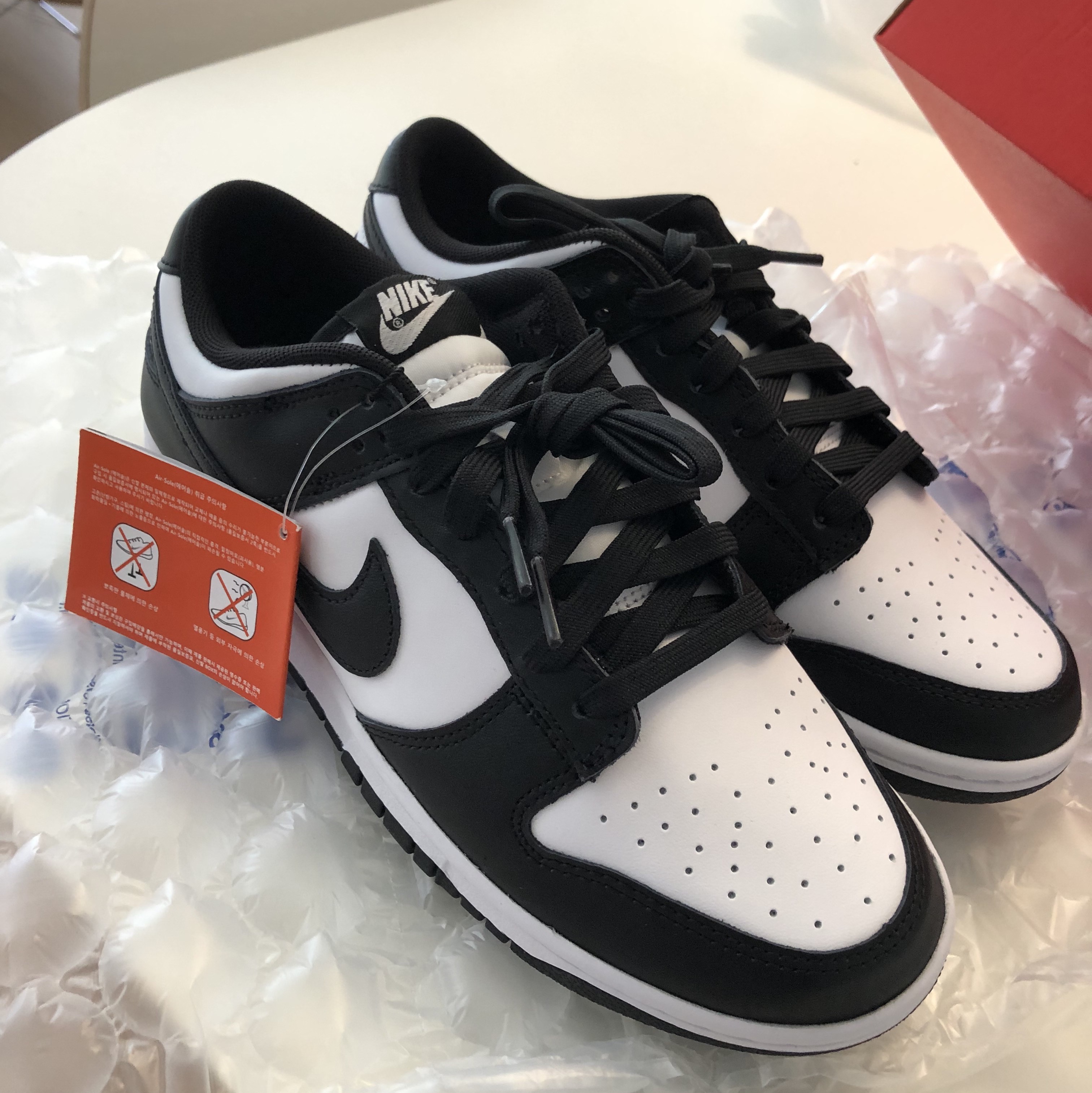 Nike Dunk Low Retro Black 착용 스타일 - 2
