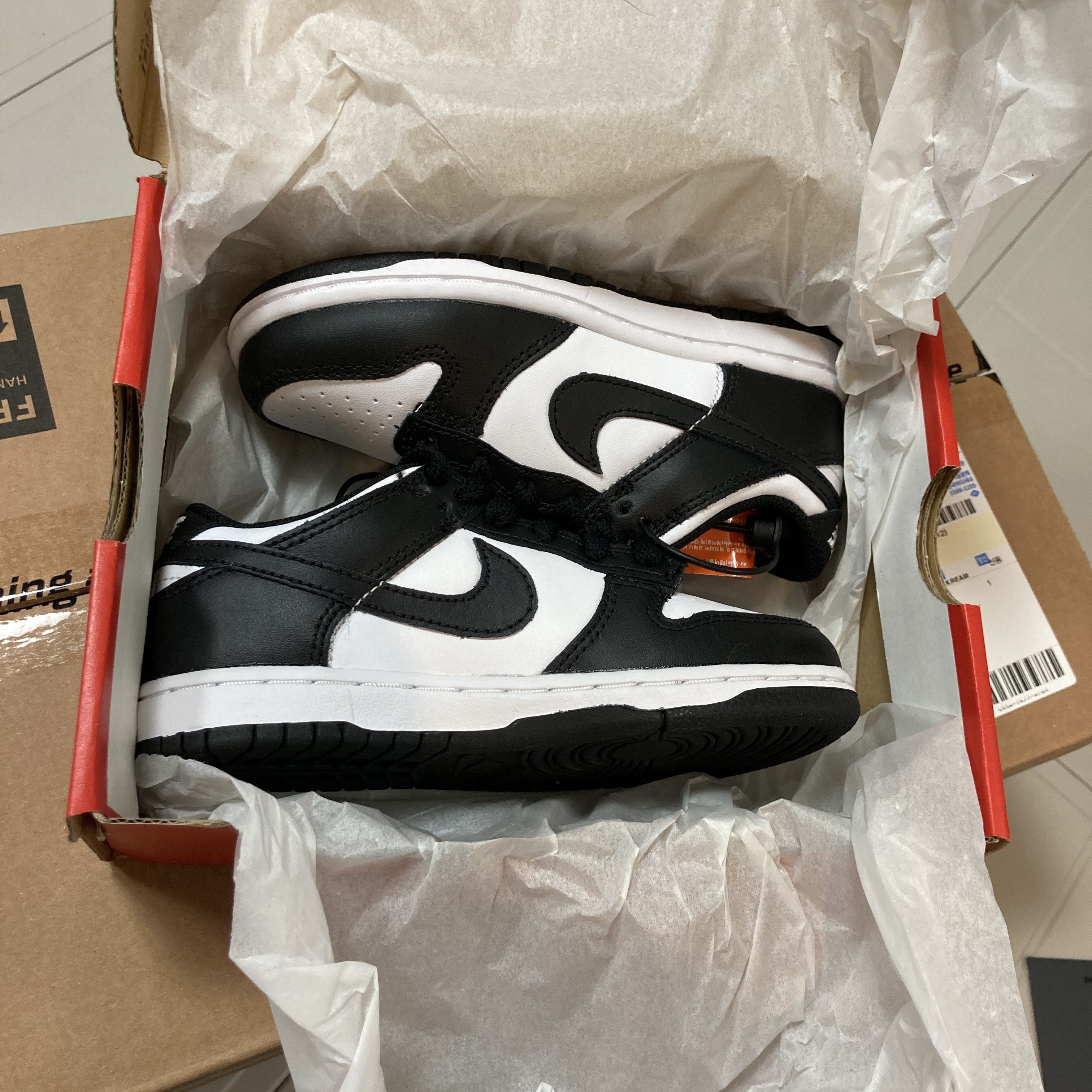 (PS) Nike Dunk Low Black, (PS) Jordan 1 Retro High OG Pollen 착용 스타일 - 2