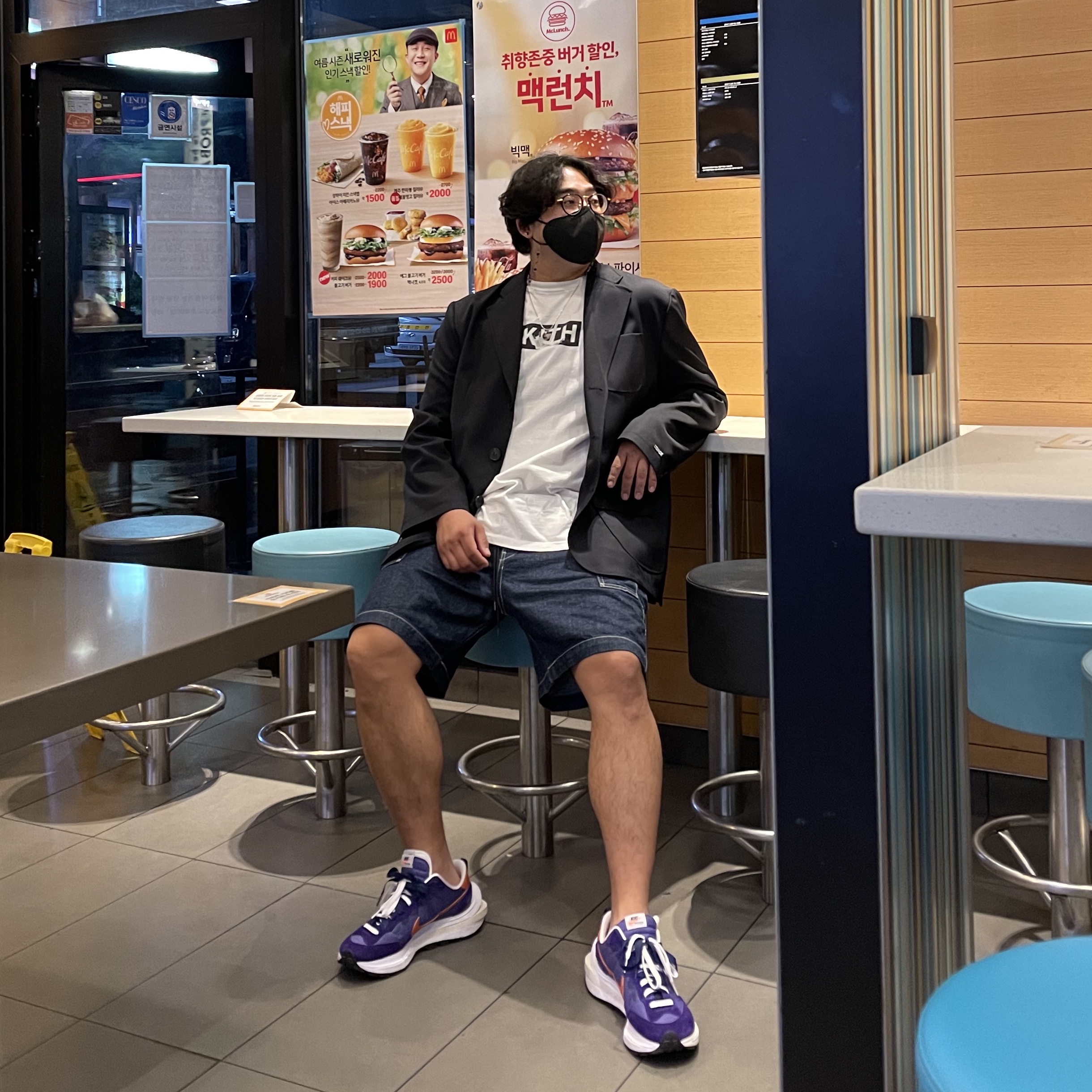 Nike x Sacai VaporWaffle Dark Iris 착용 스타일 - 2