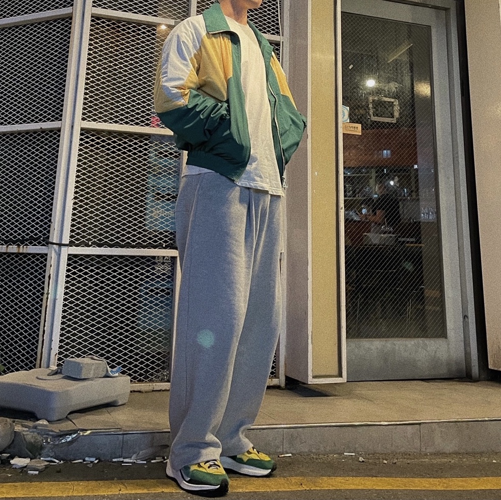 Nike x Sacai VaporWaffle Tour Yellow & Gorge Green Sail 착용 스타일