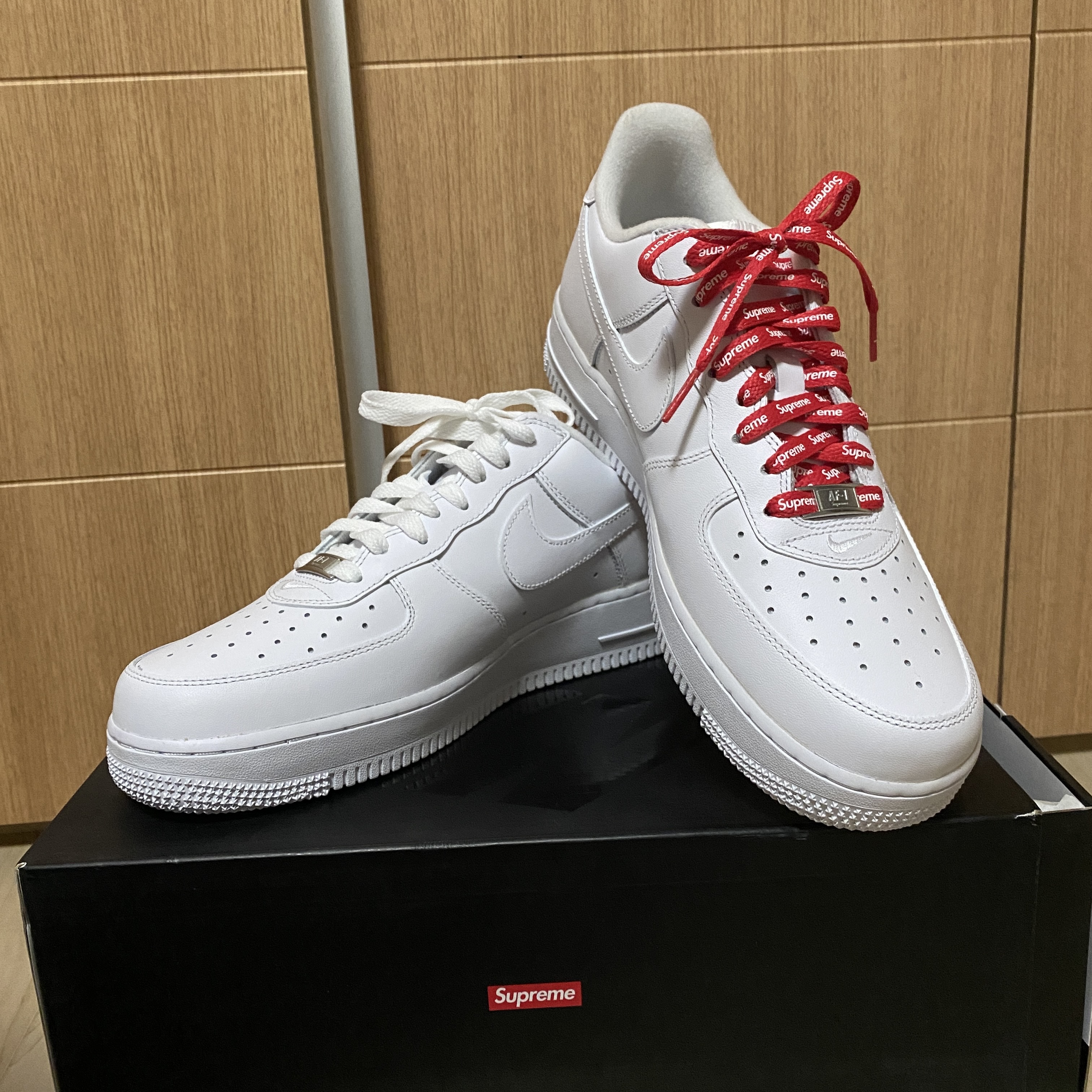Nike x Supreme Air Force 1 Low White 착용 스타일 - 1