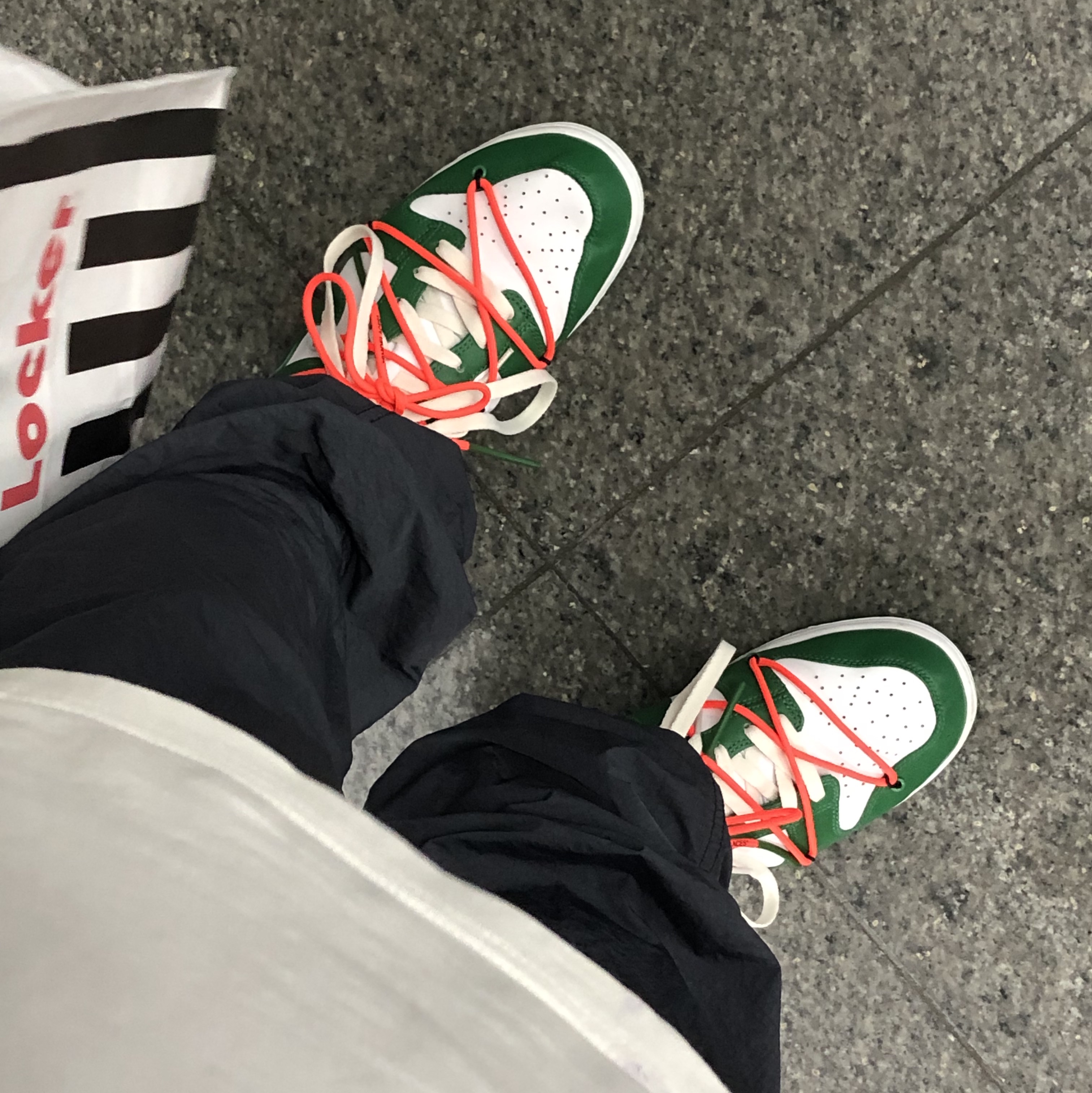 Nike x Off-White Dunk Low Pine Green 착용 스타일