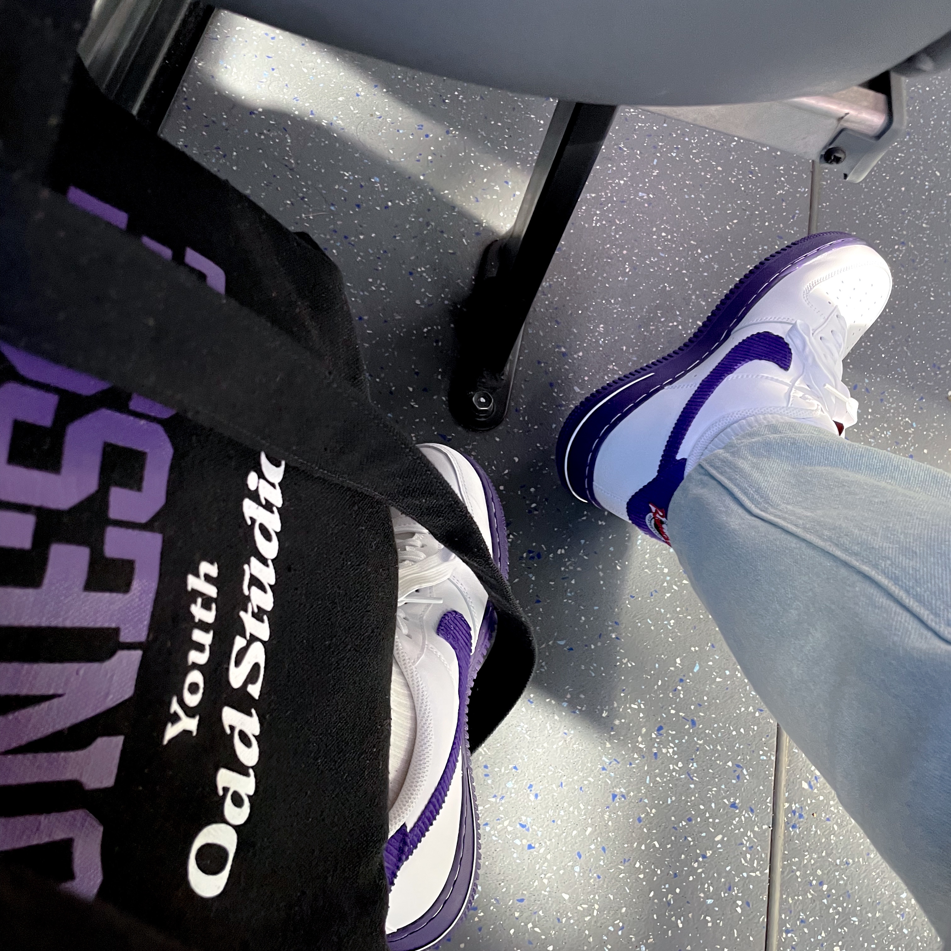 Nike Air Force 1 '07 LV8 EMB White and Court Purple 착용 스타일