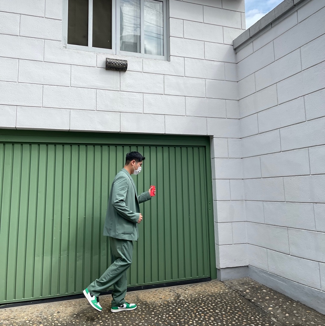 (W) Jordan 1 Retro High OG Lucky Green 착용 스타일 - 2