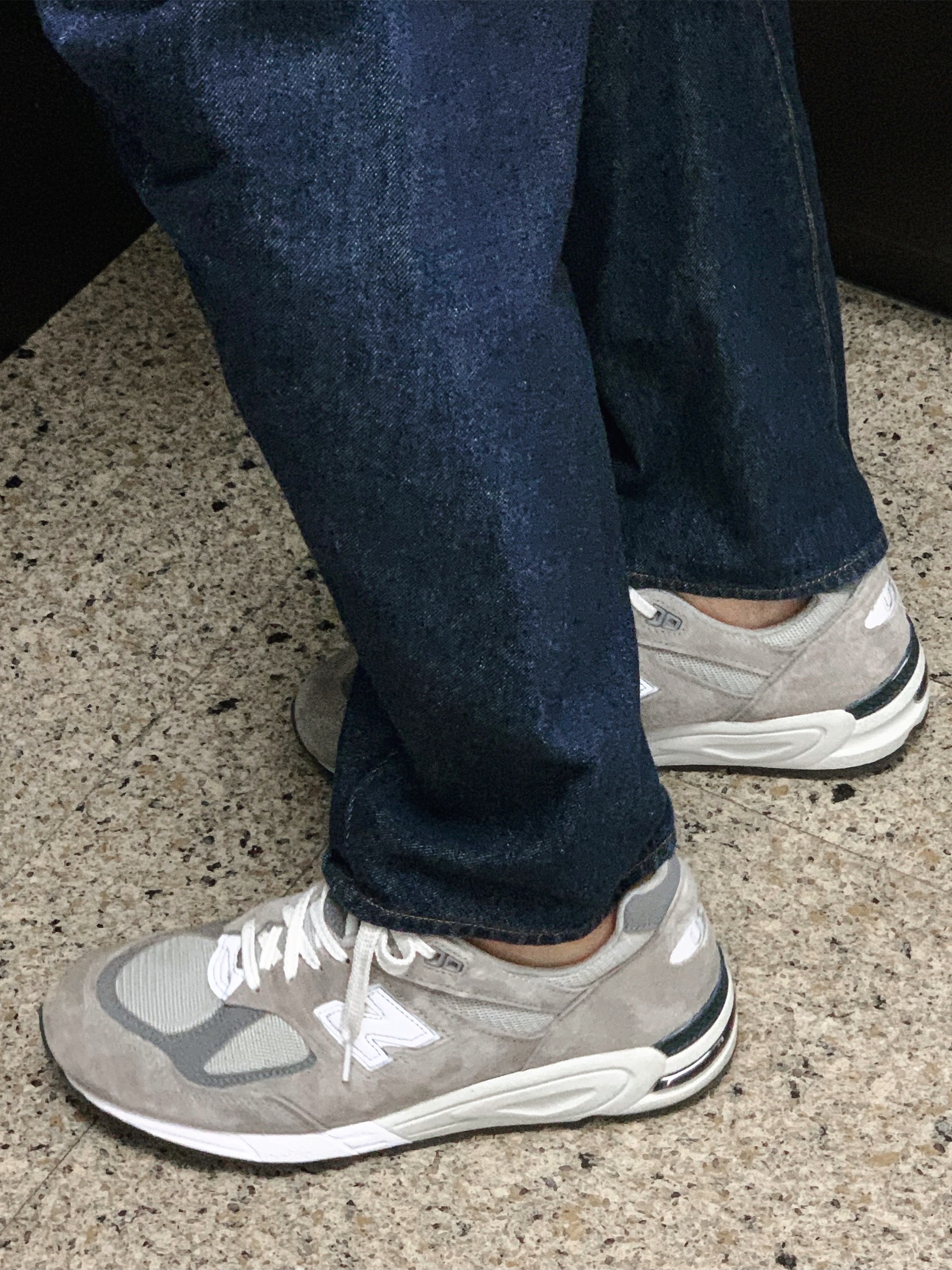 New Balance 990v2 Made in USA 9'X Series Pack Grey 착용 스타일 - 2