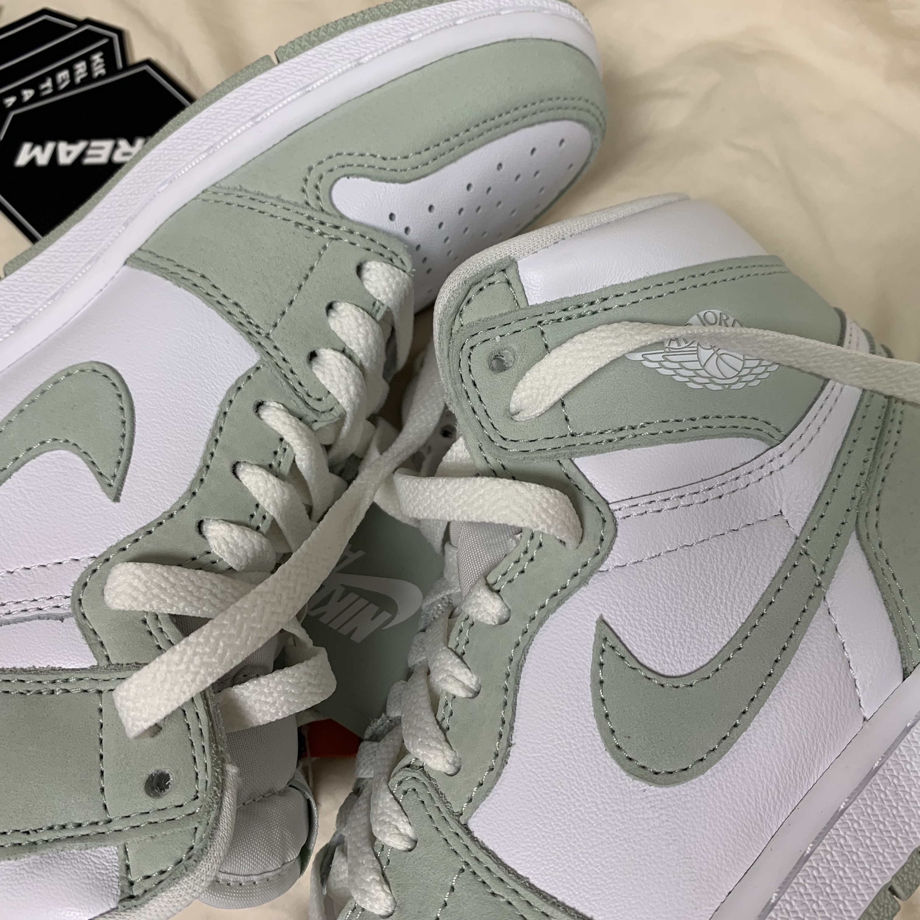 (W) Jordan 1 Retro High OG Seafoam 착용 스타일 - 2