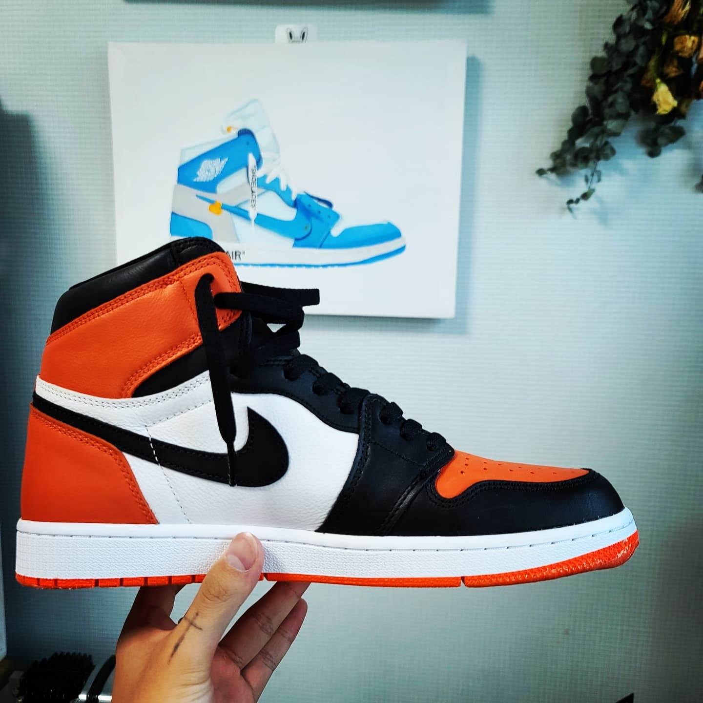 Jordan 1 Retro High OG Electro Orange, Jordan 1 Retro Shattered Backboard 착용 스타일 - 3