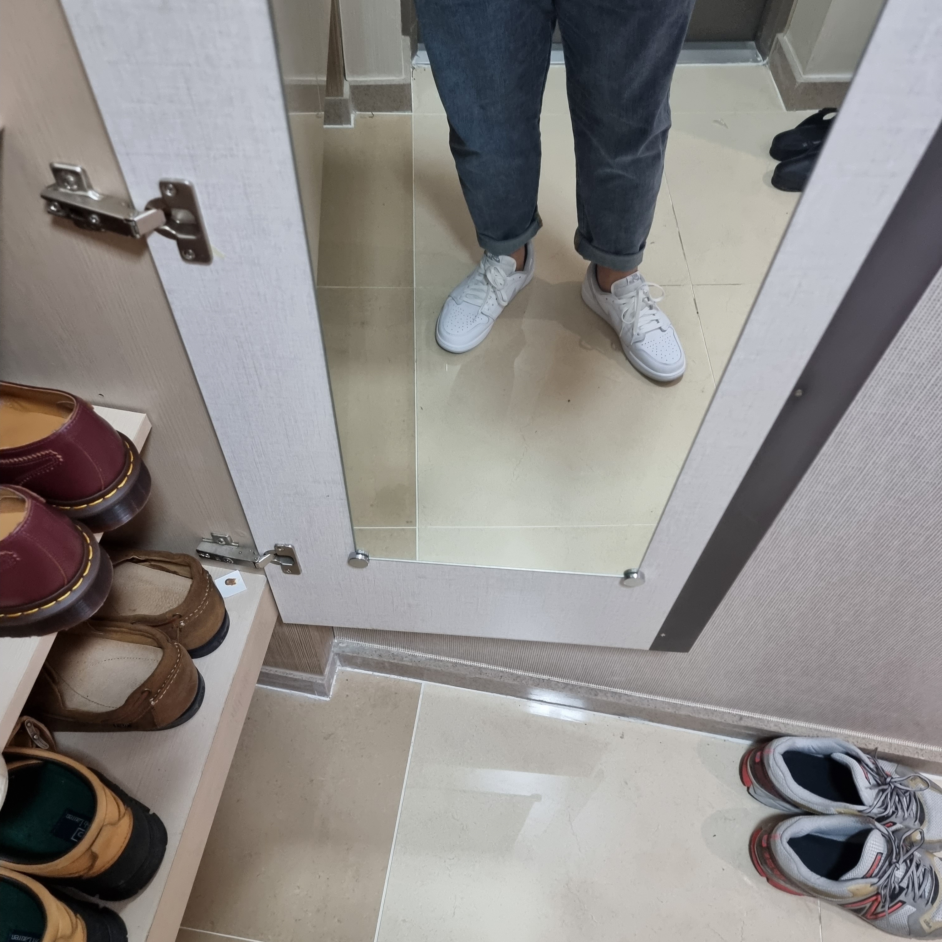 Jordan 1 Low OG Neutral Grey 착용 스타일 - 3