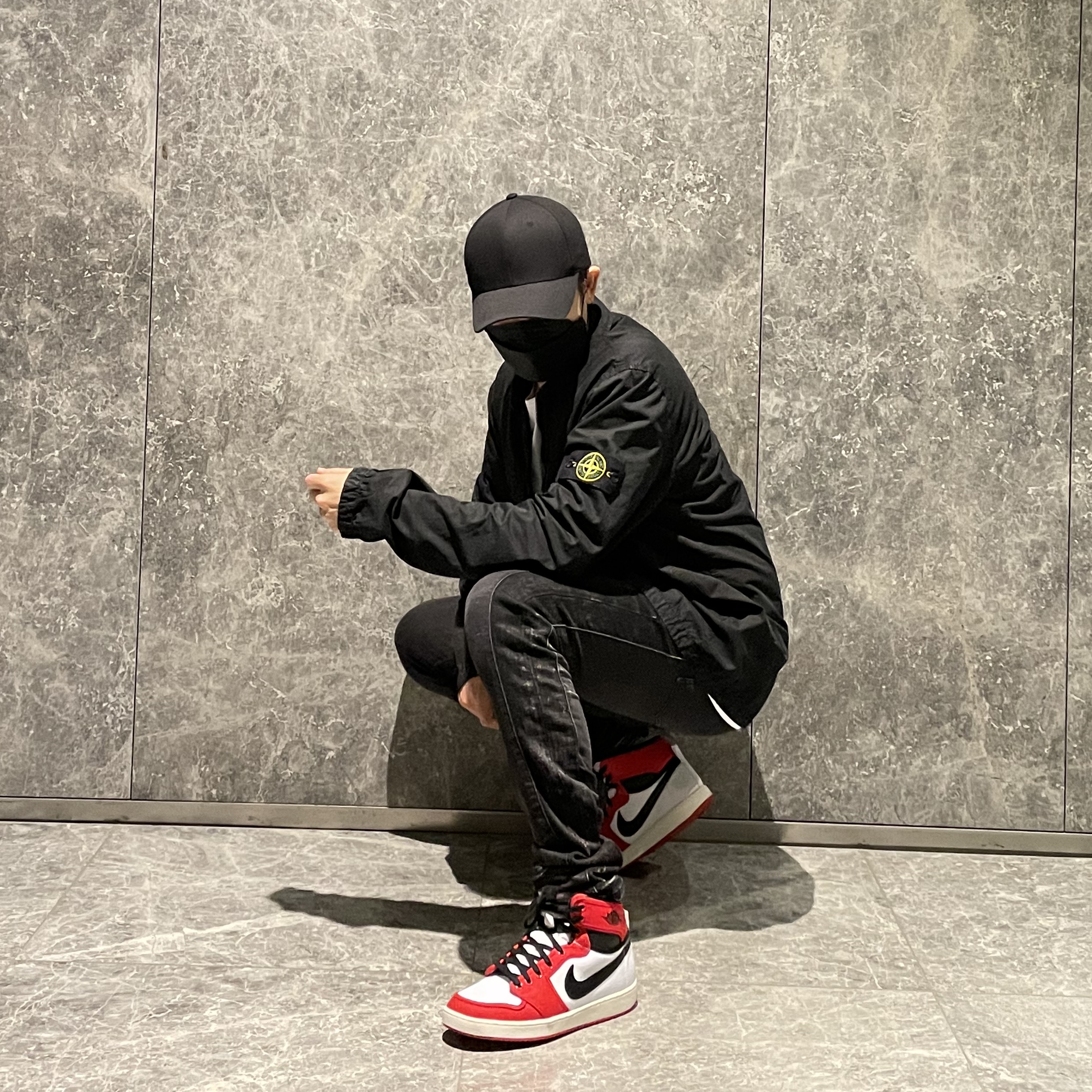 Jordan 1 KO Chicago 2021, Stone Island 113WN T.CO+OLD Overshirt Black - 21FW 착용 스타일 - 1